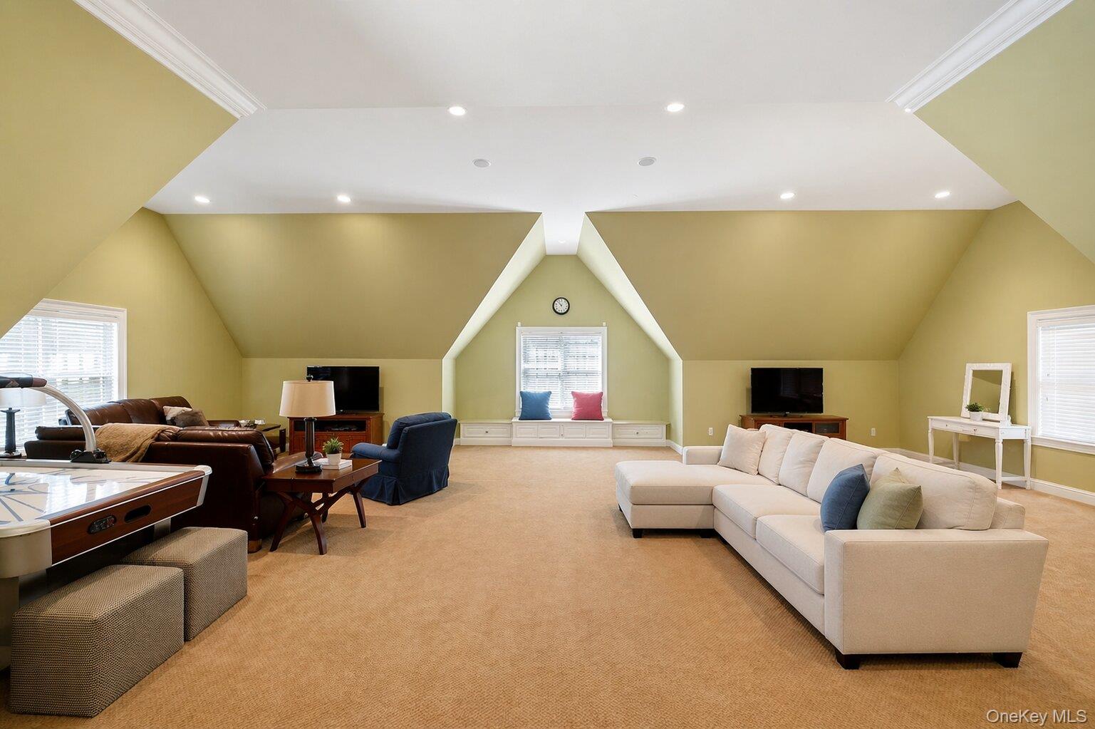 7 Ridgeview Circle