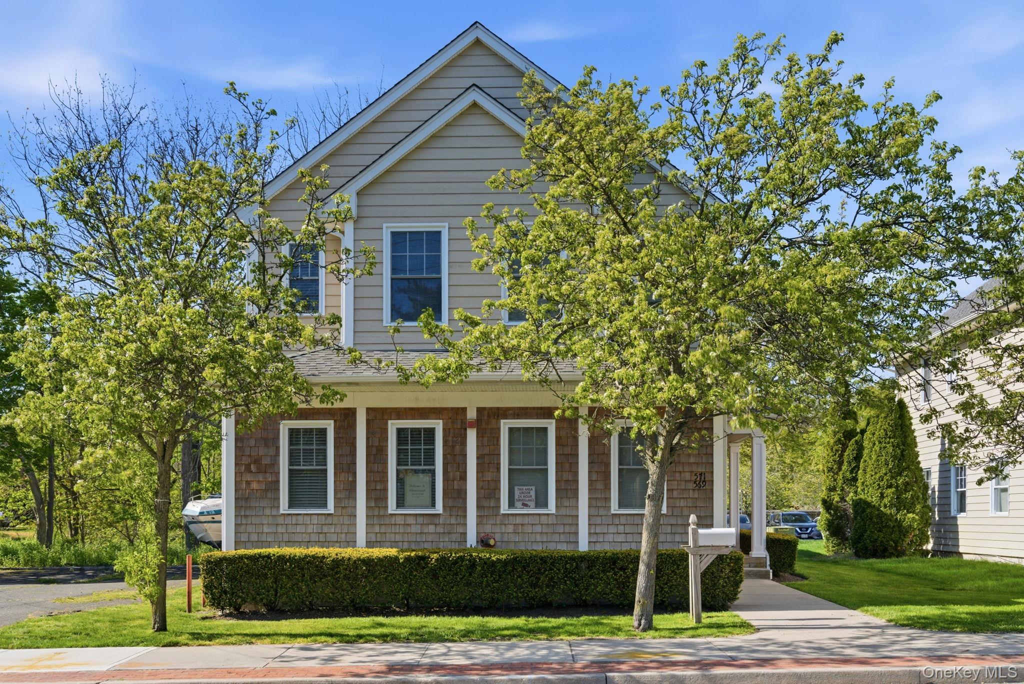 569 Middle Road