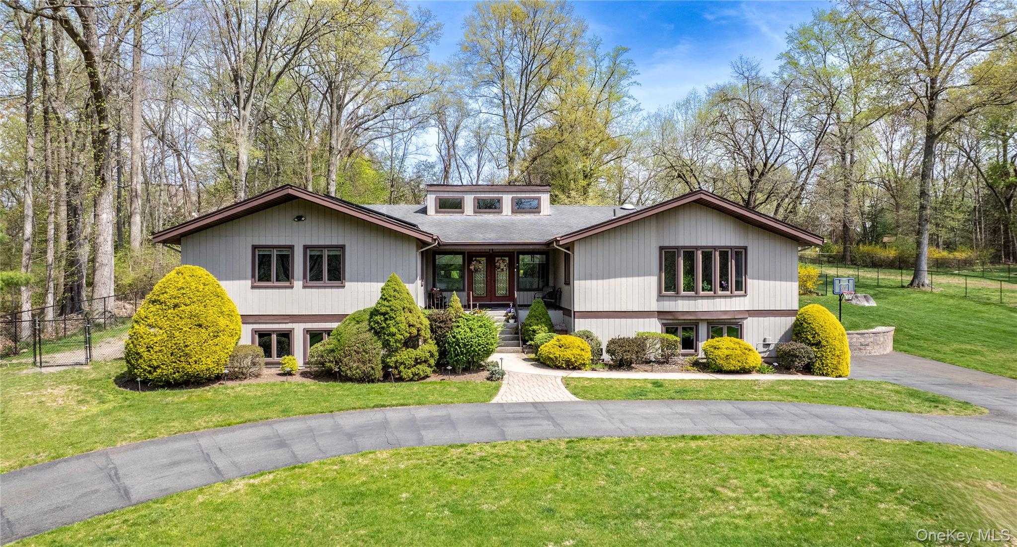 102 Robinhood Lane