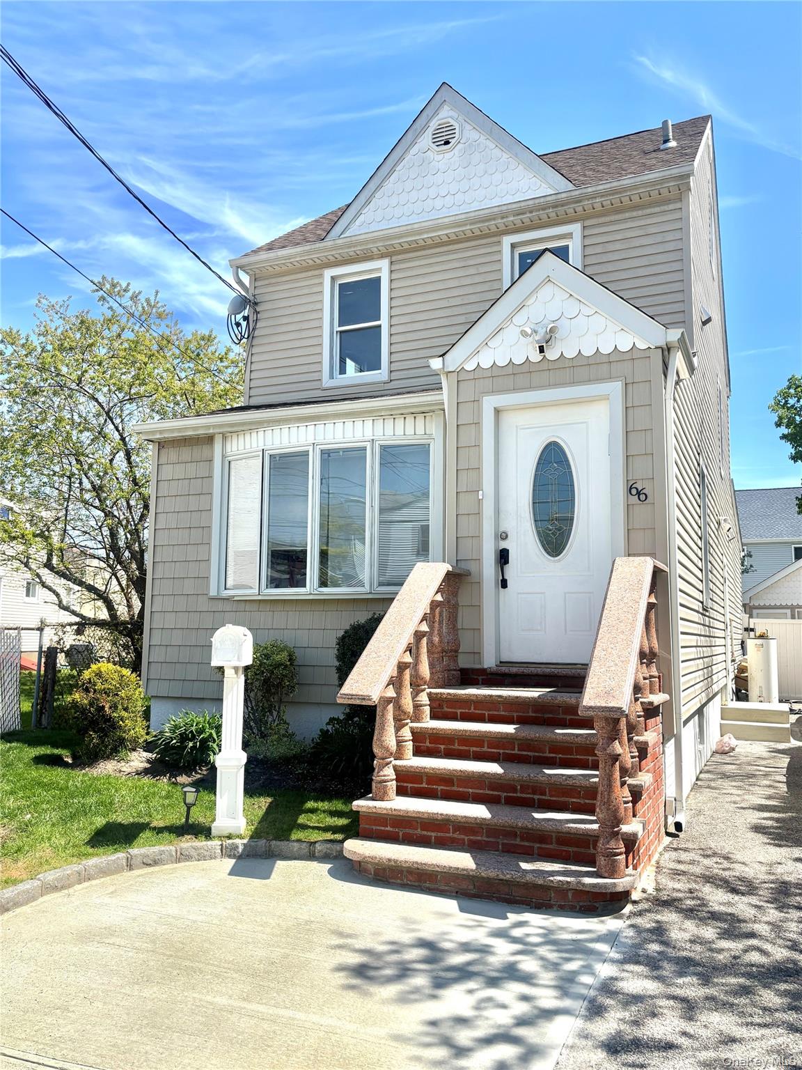 66 Kenmore Road
