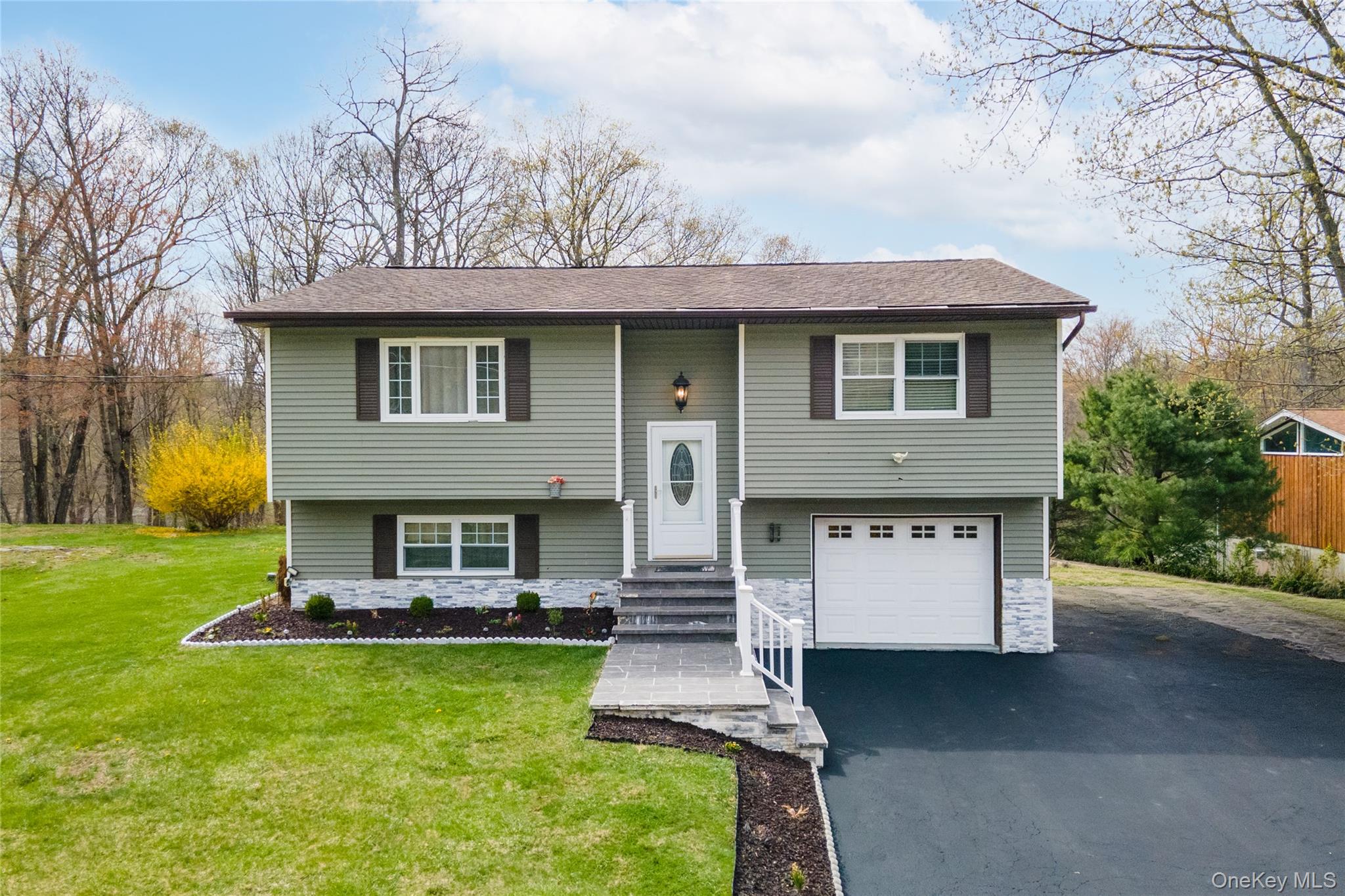 77 Kent Lake Avenue