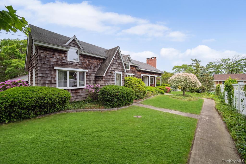 9 Lakeland Avenue