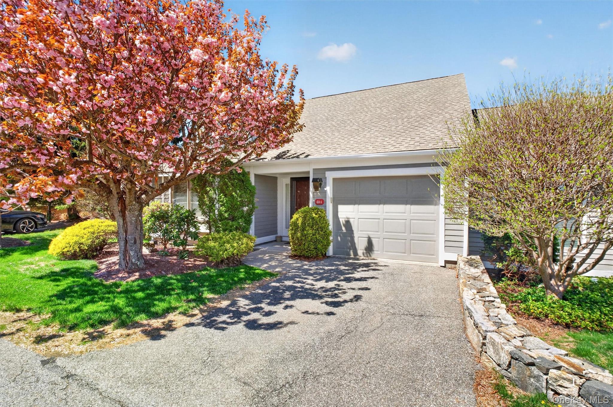 414 Heritage Hills