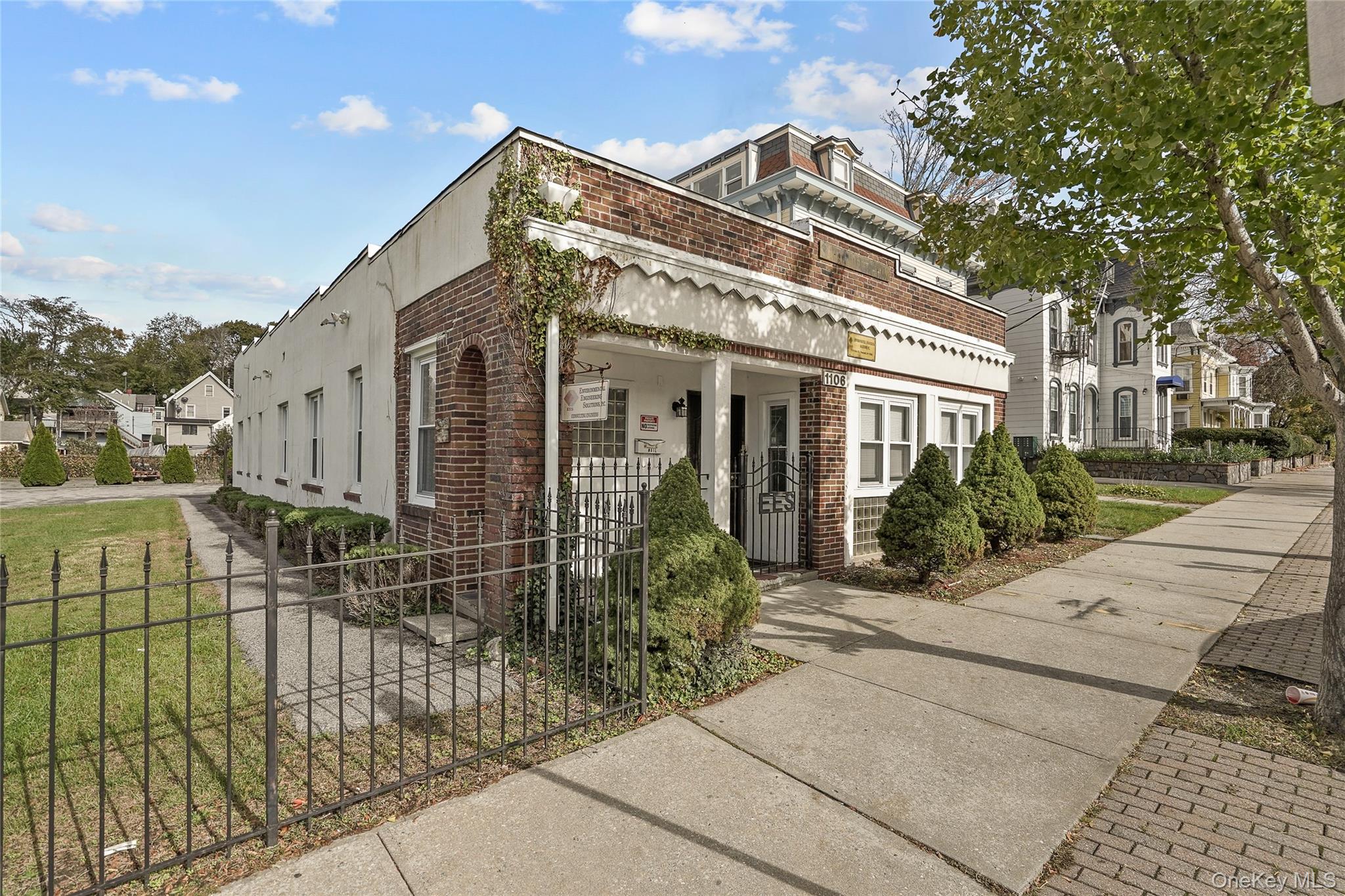 1106 Main Street