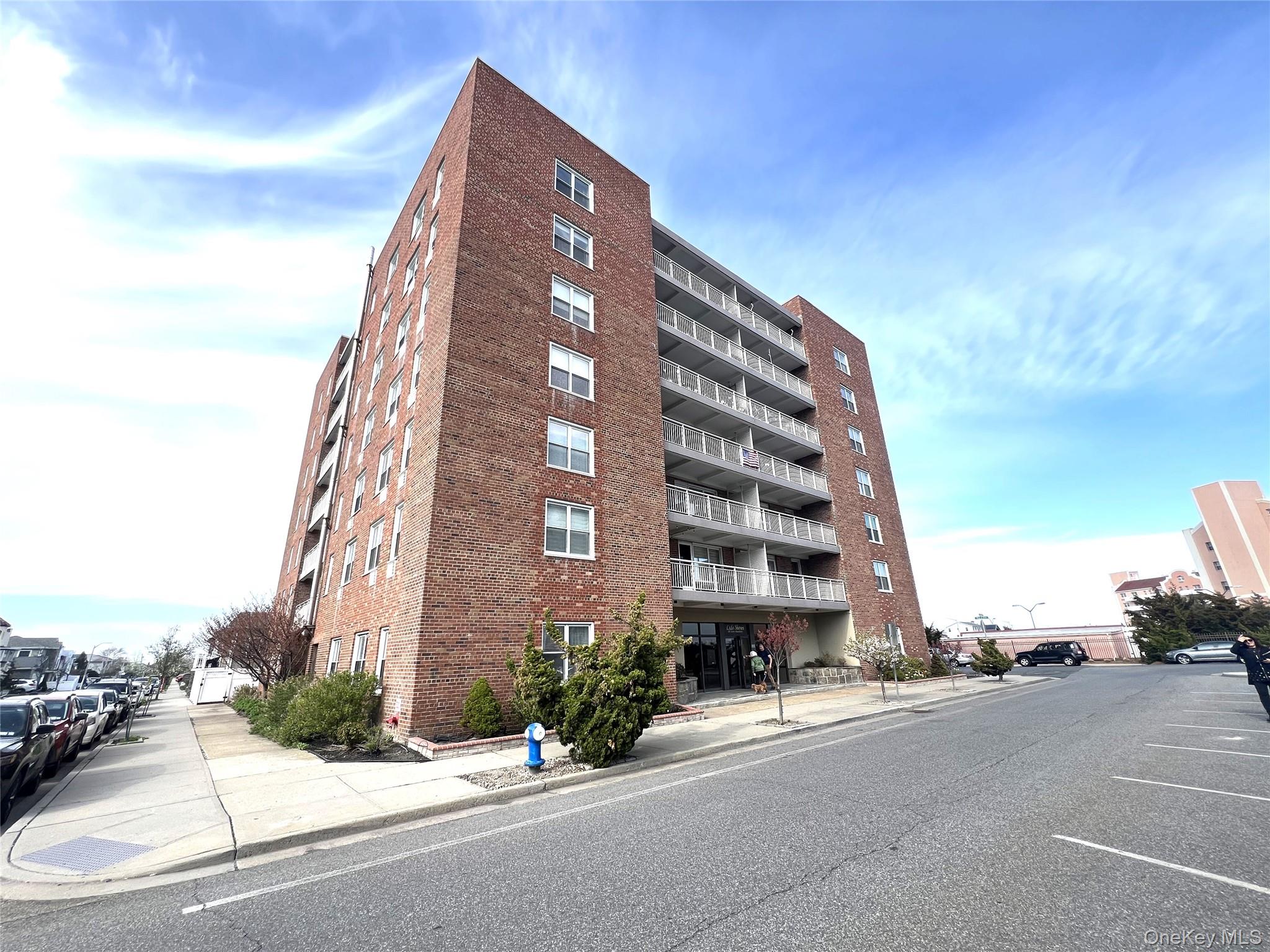 855 Broadway