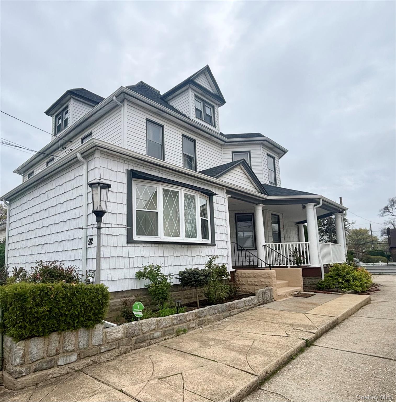 92 Wavecrest Street