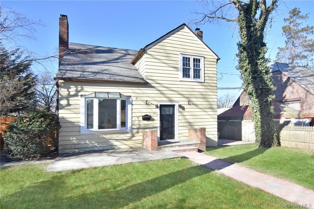19 Longmeadow Road