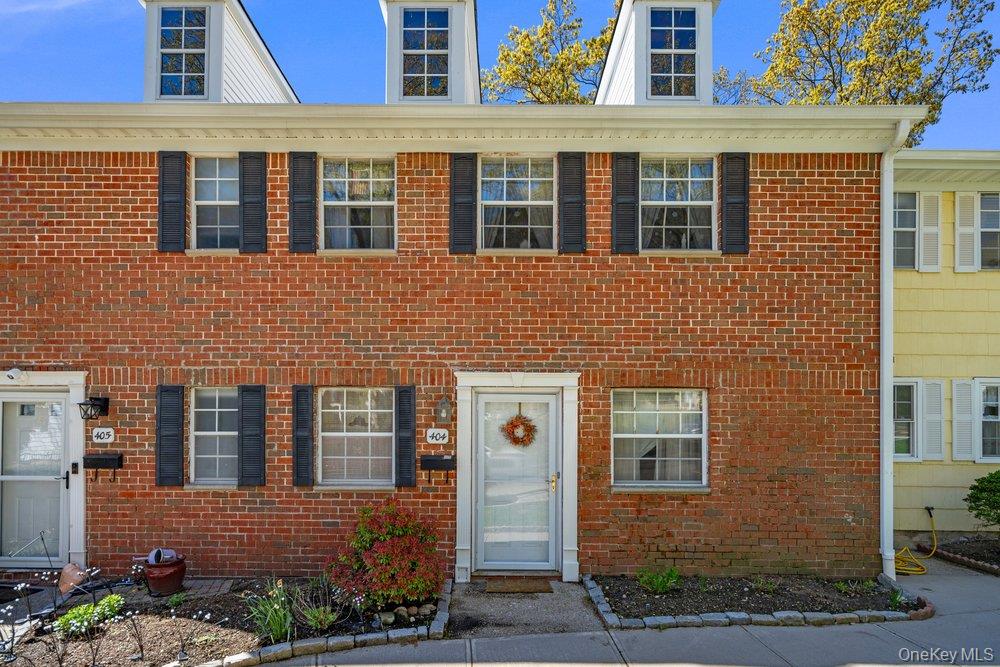404 Towne House Village