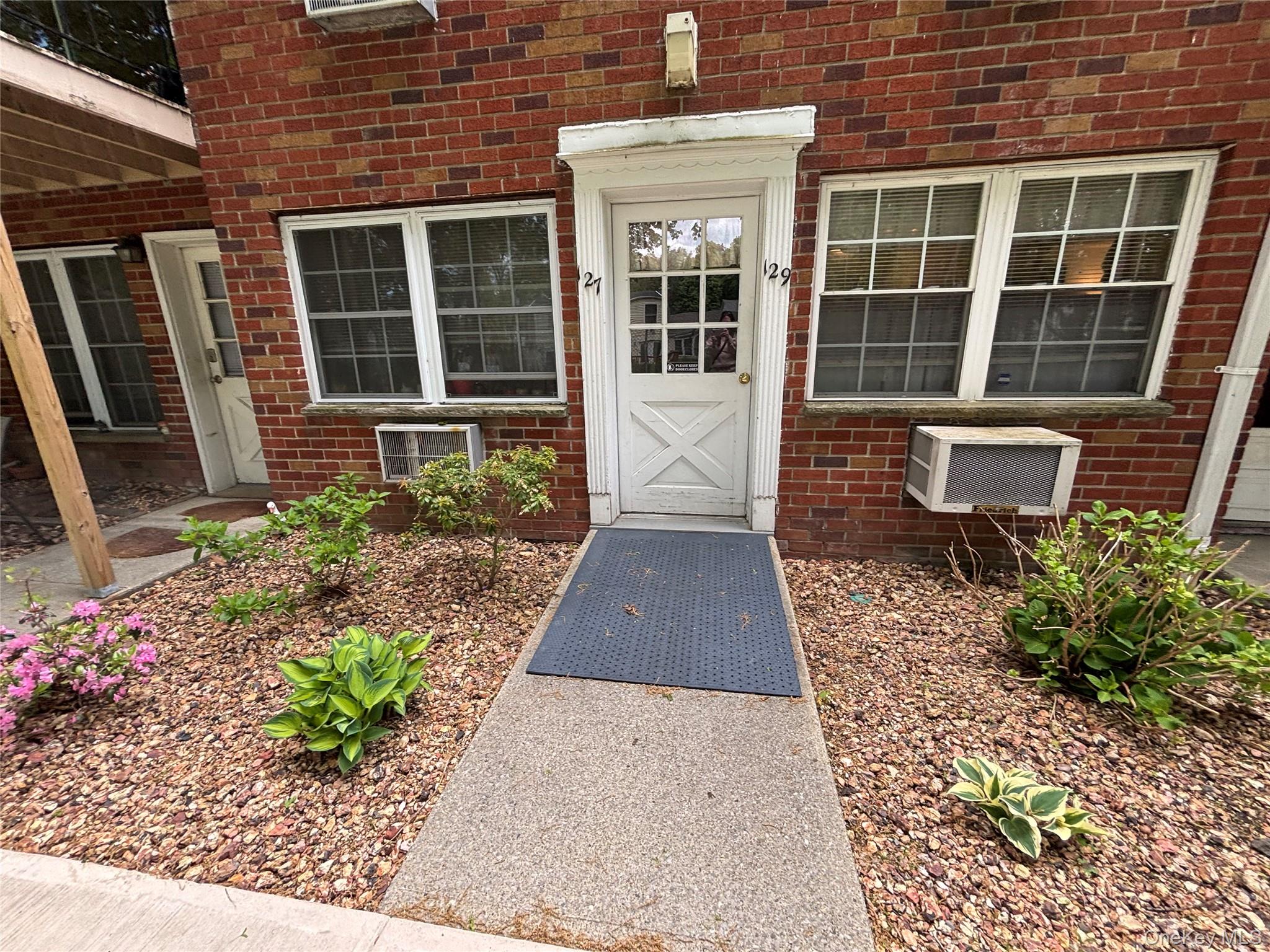 1 Colonial Road