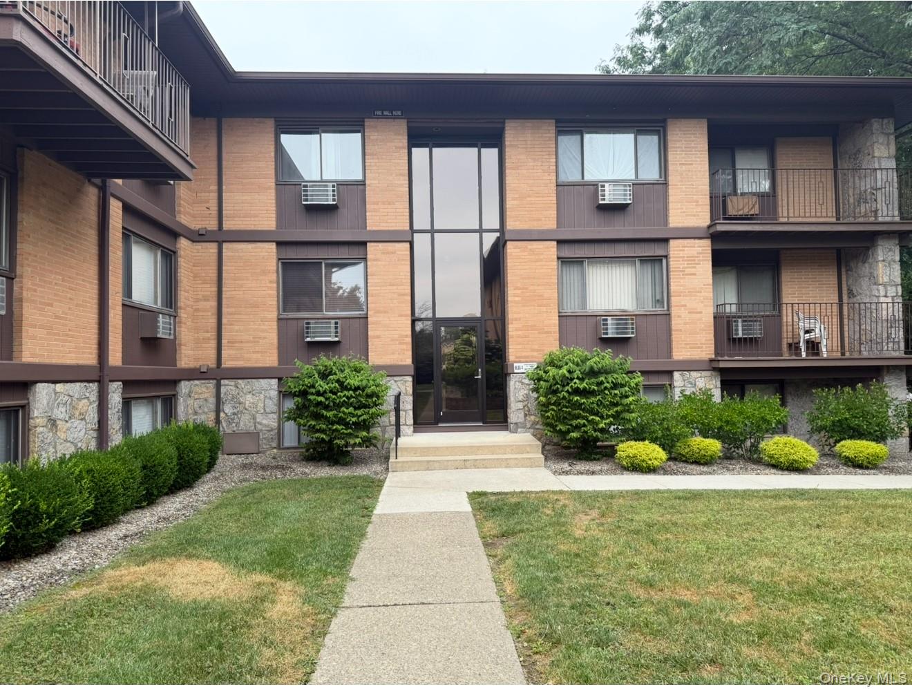 10 Oakwood Terrace