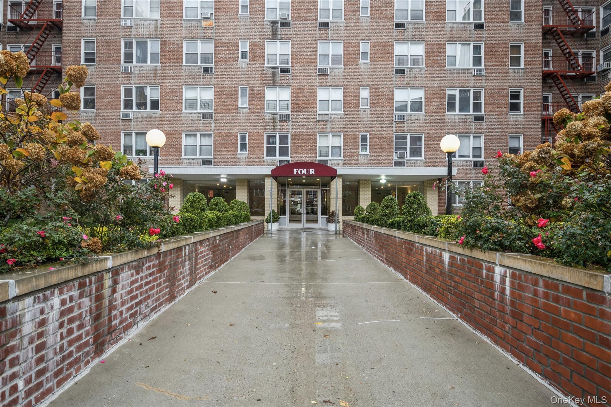 4 Sadore Lane