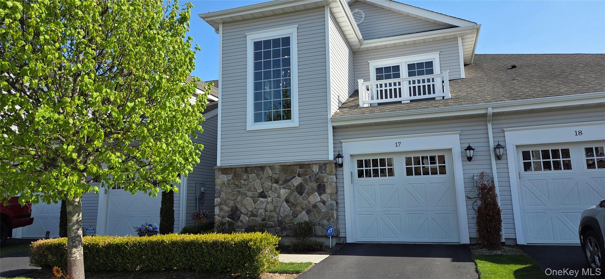 17 Greentree Court