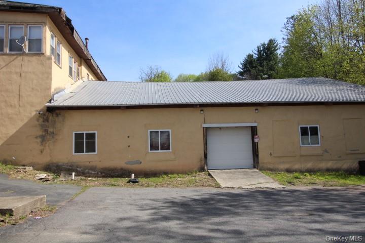325 Main Street