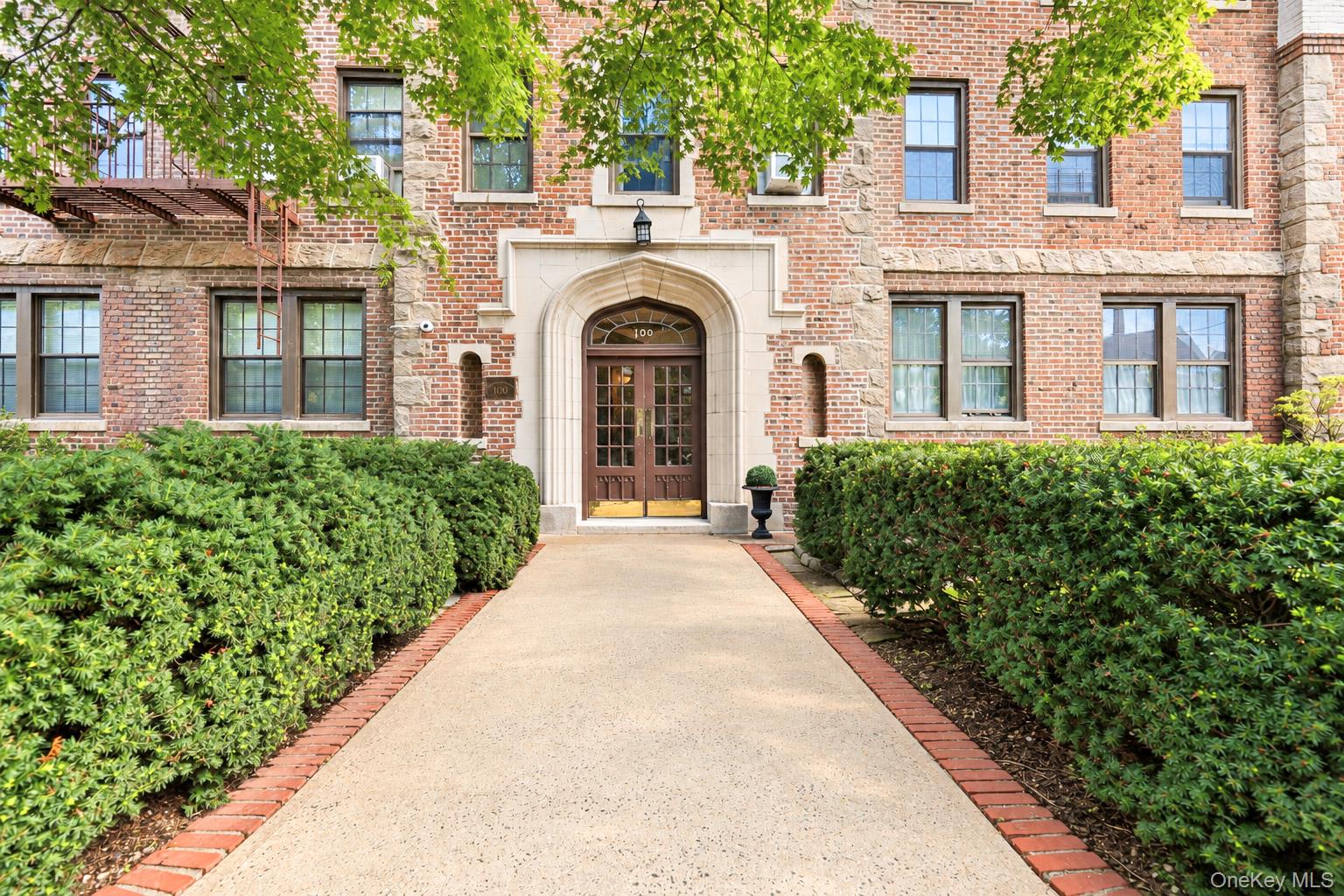 100 Parkway Road