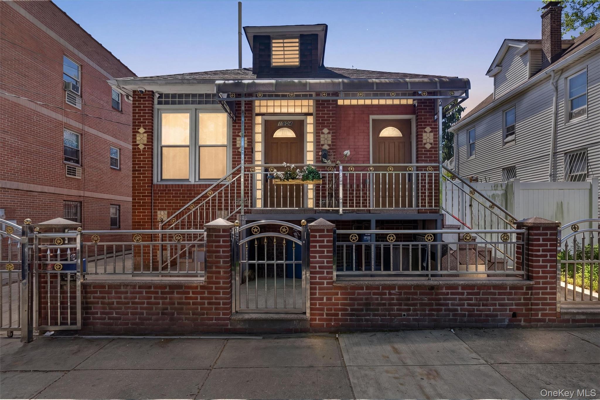 1904 Lacombe Avenue