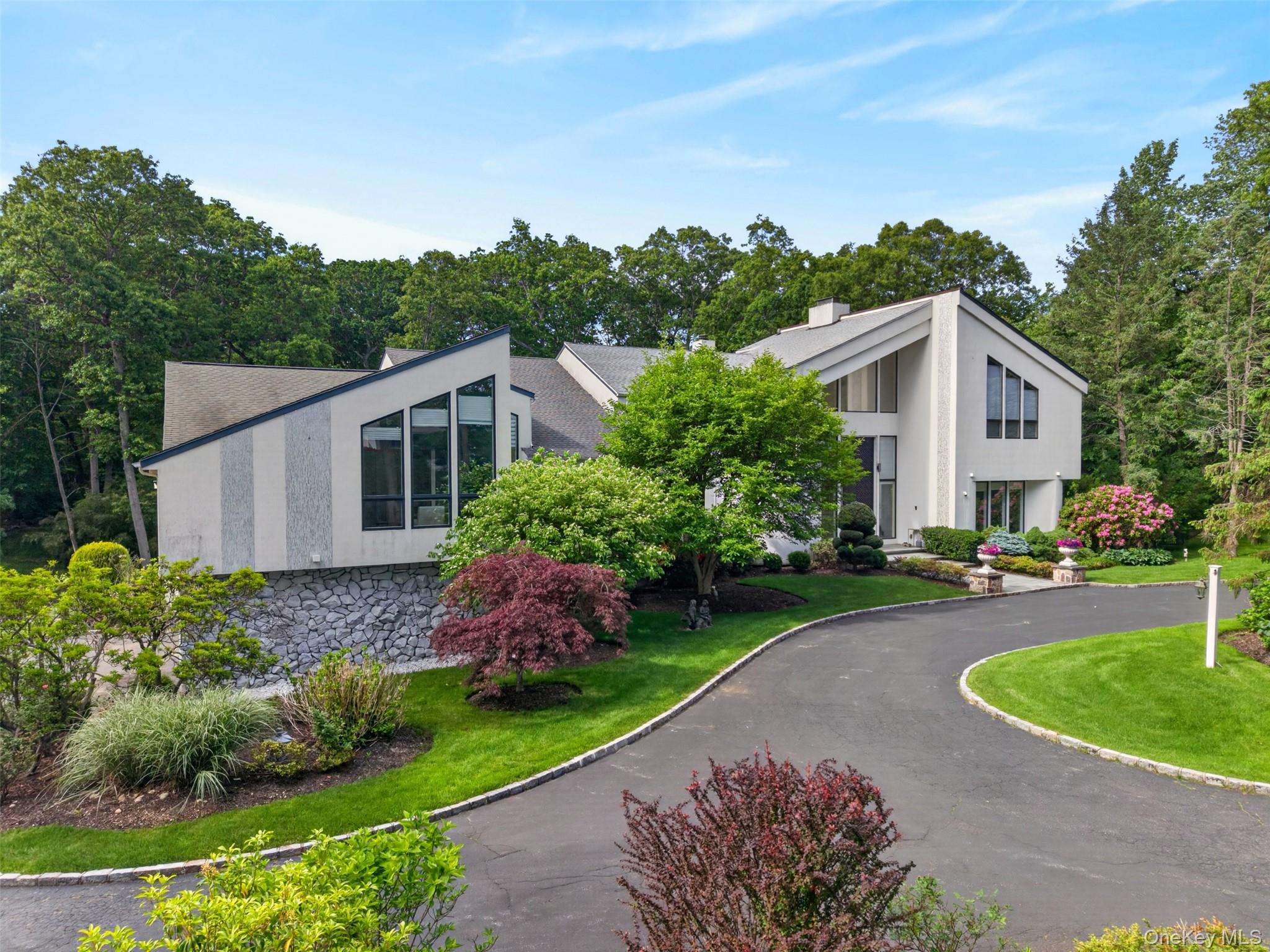 80 Tall Oak Crescent