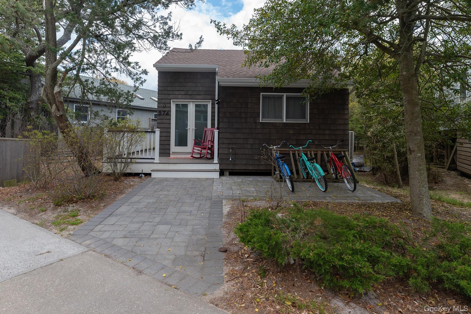 574 Bayberry Walk