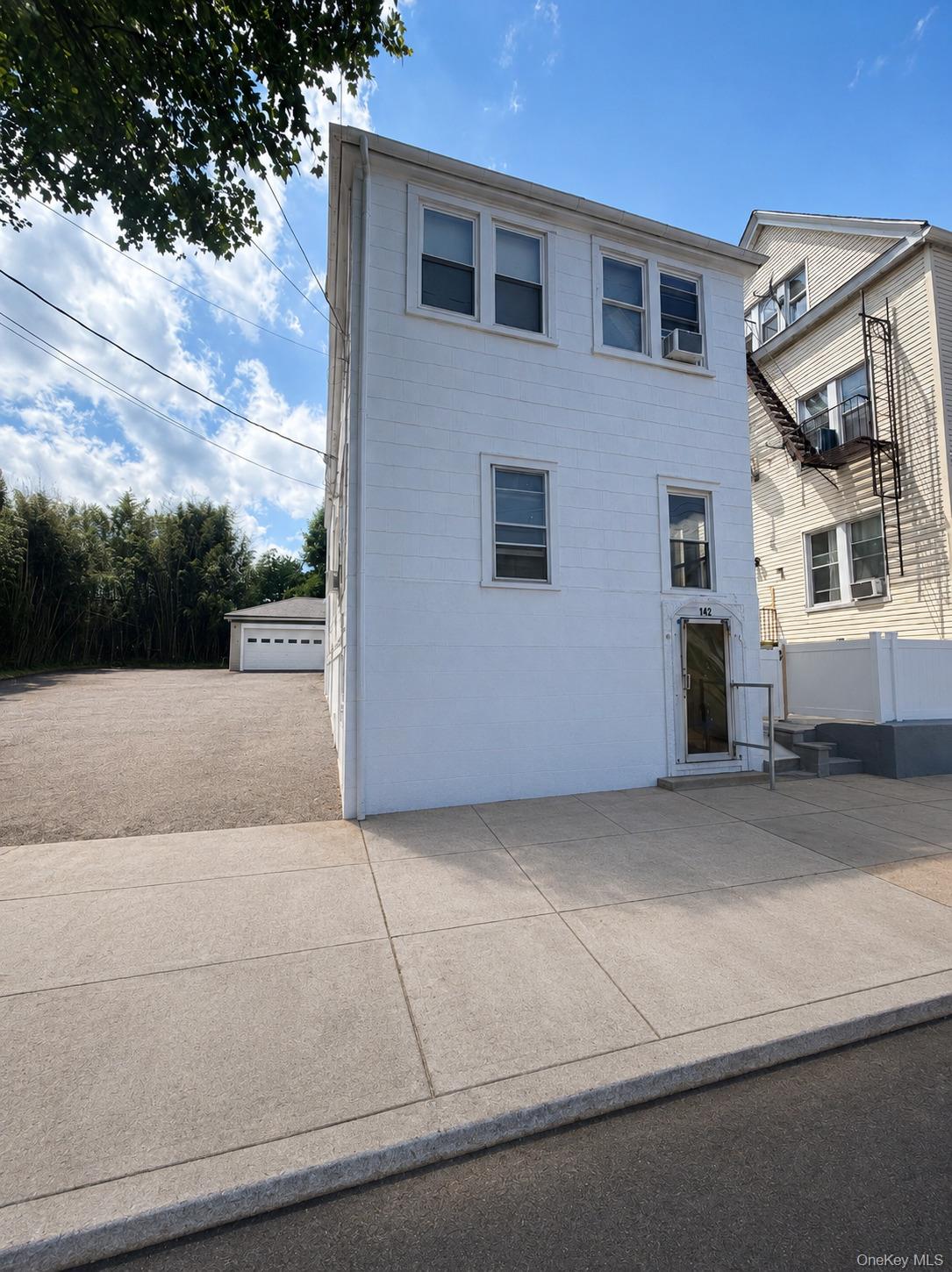 142 6th Avenue