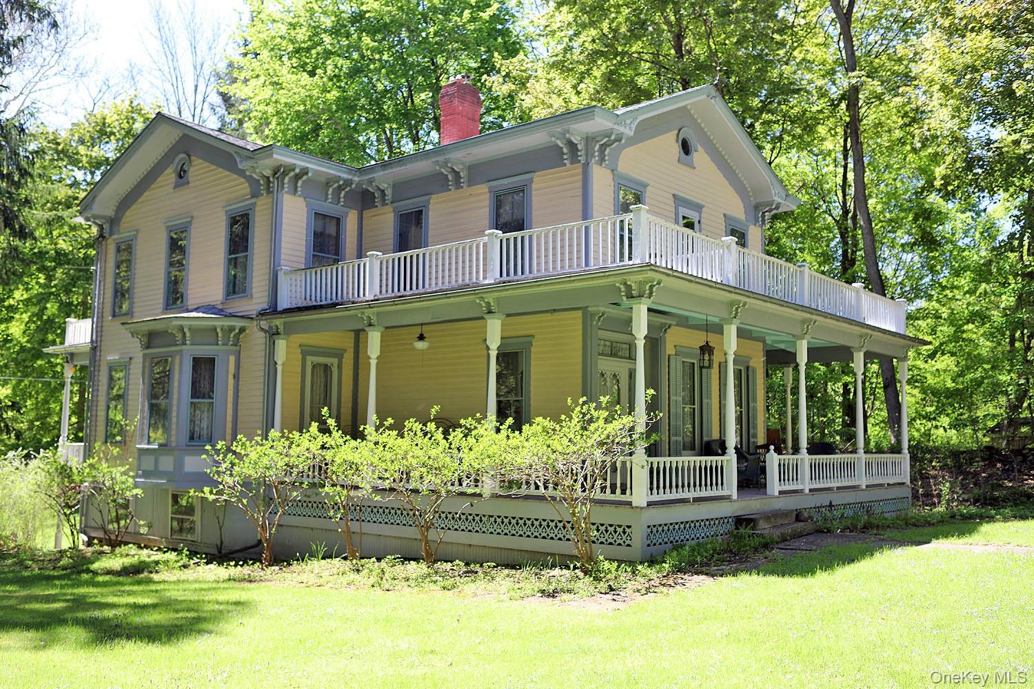 12 Railroad Street