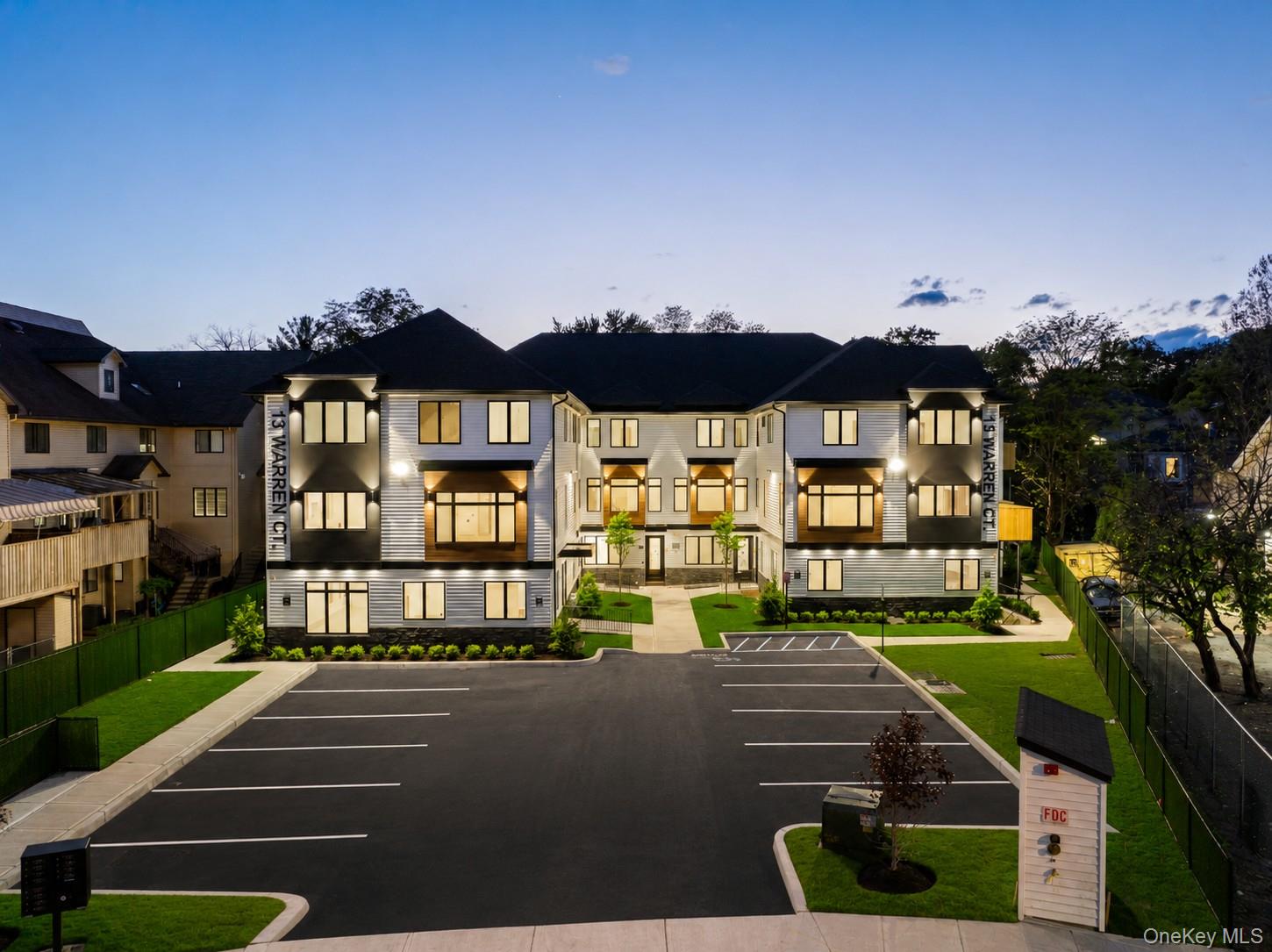 15 Warren Court