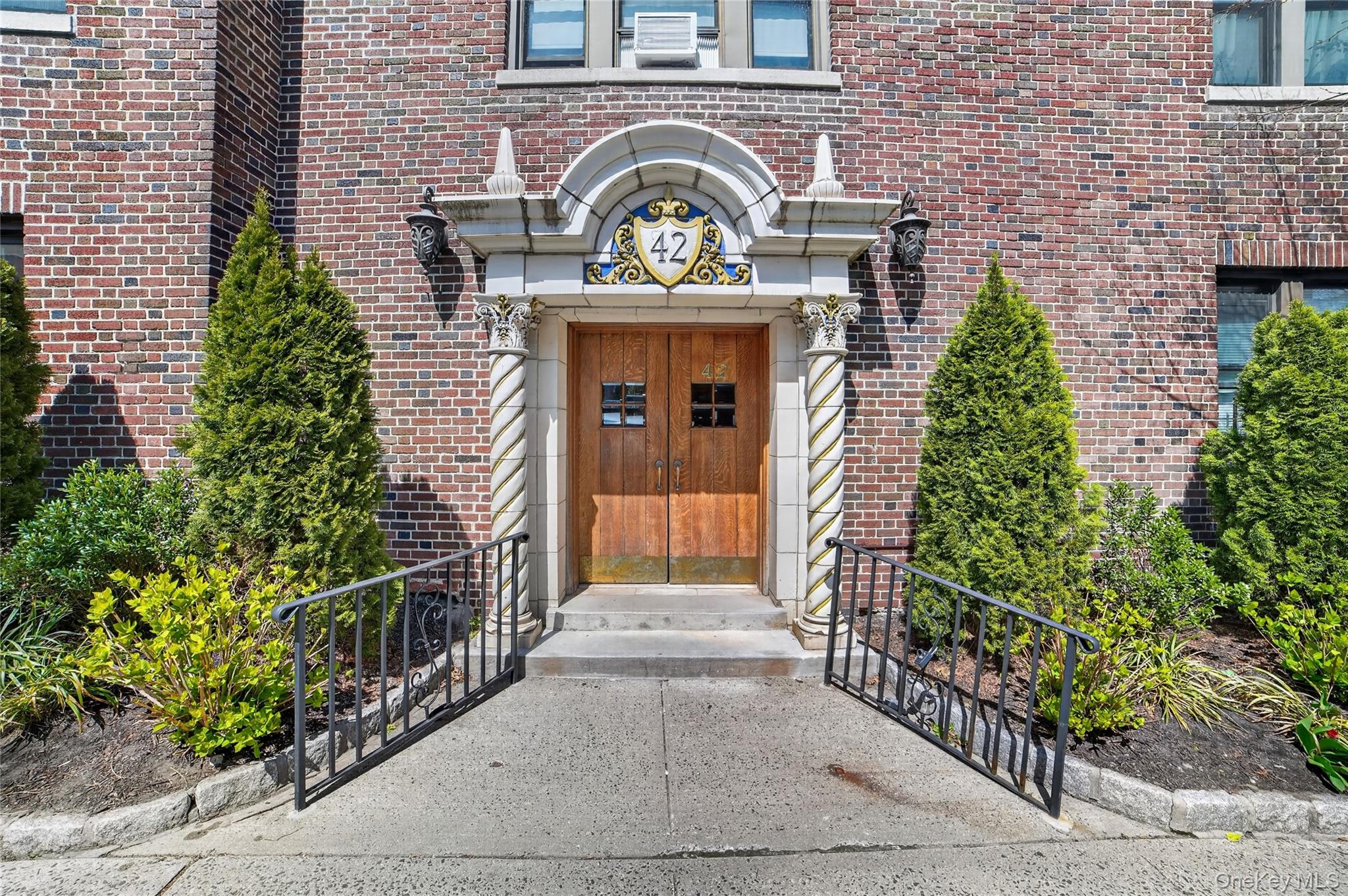 42 Pondfield Road