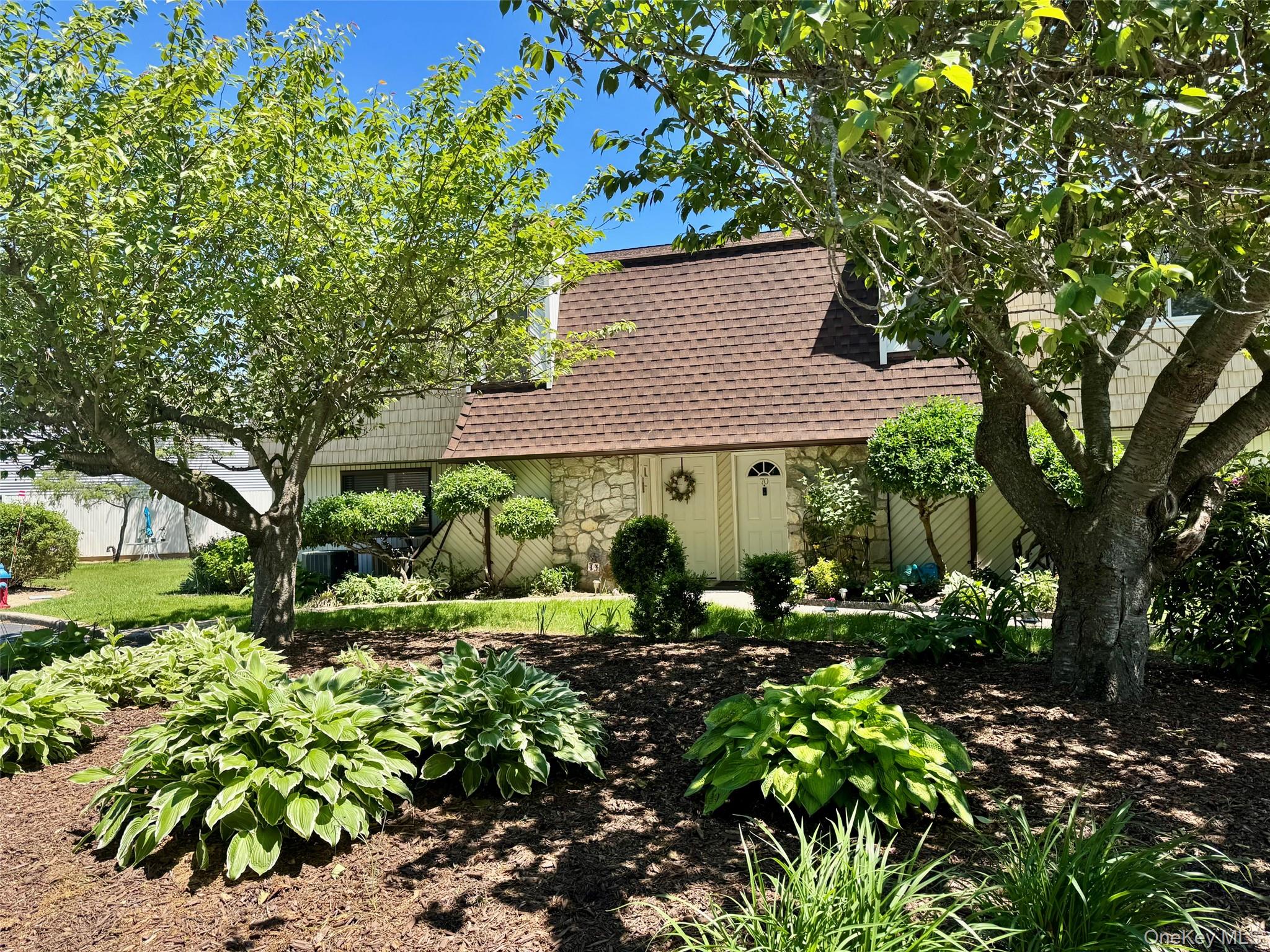 71 Pointe Circle