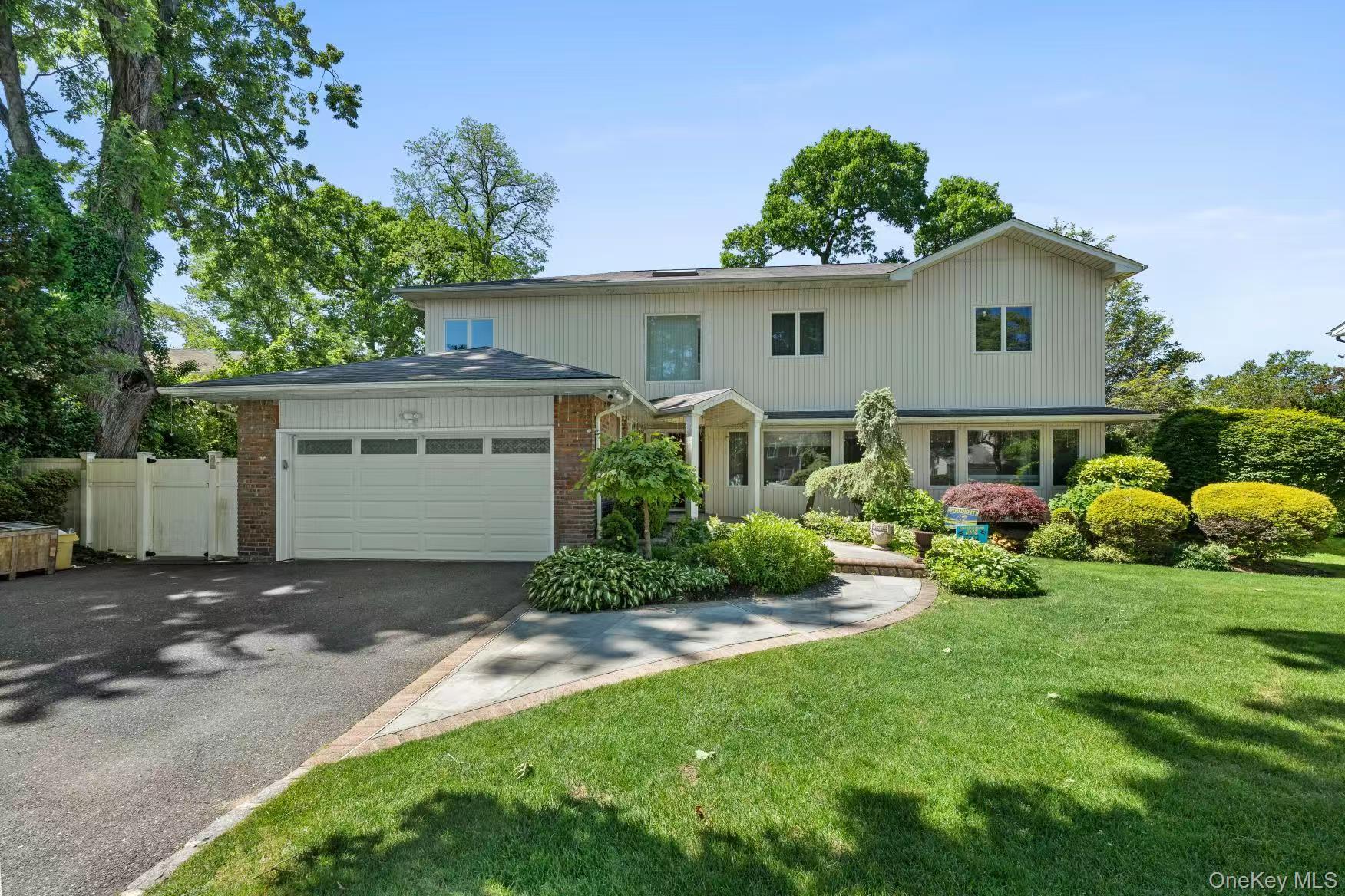 24 Holly Lane