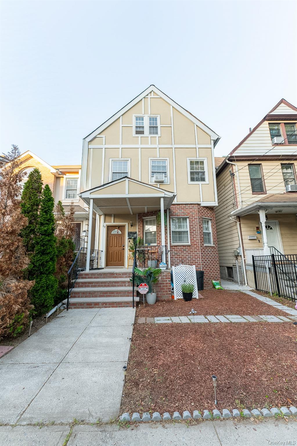 17 7th Avenue