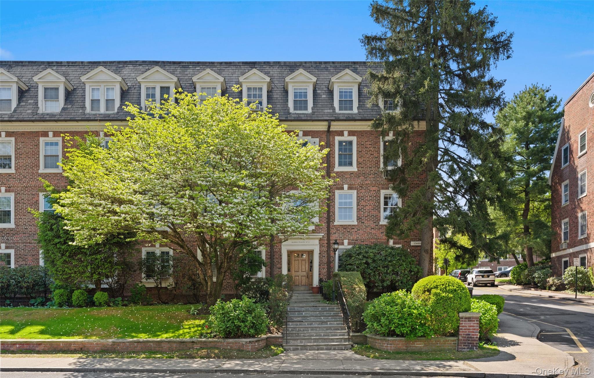2 Alden Place