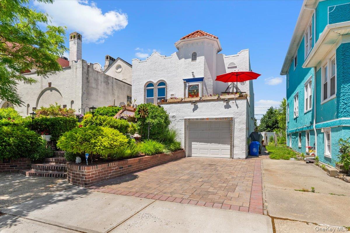 323 Walnut Street