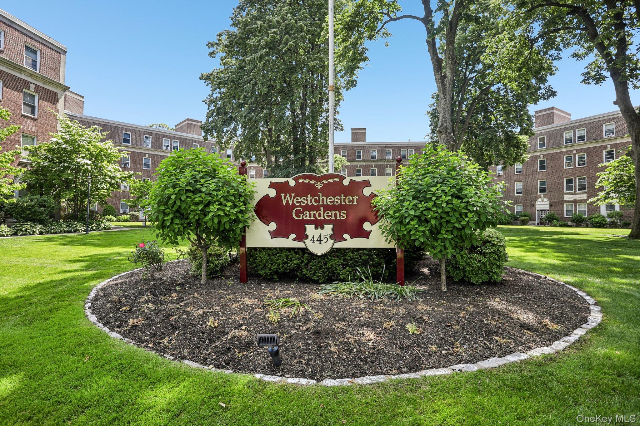 445 Gramatan Ave
