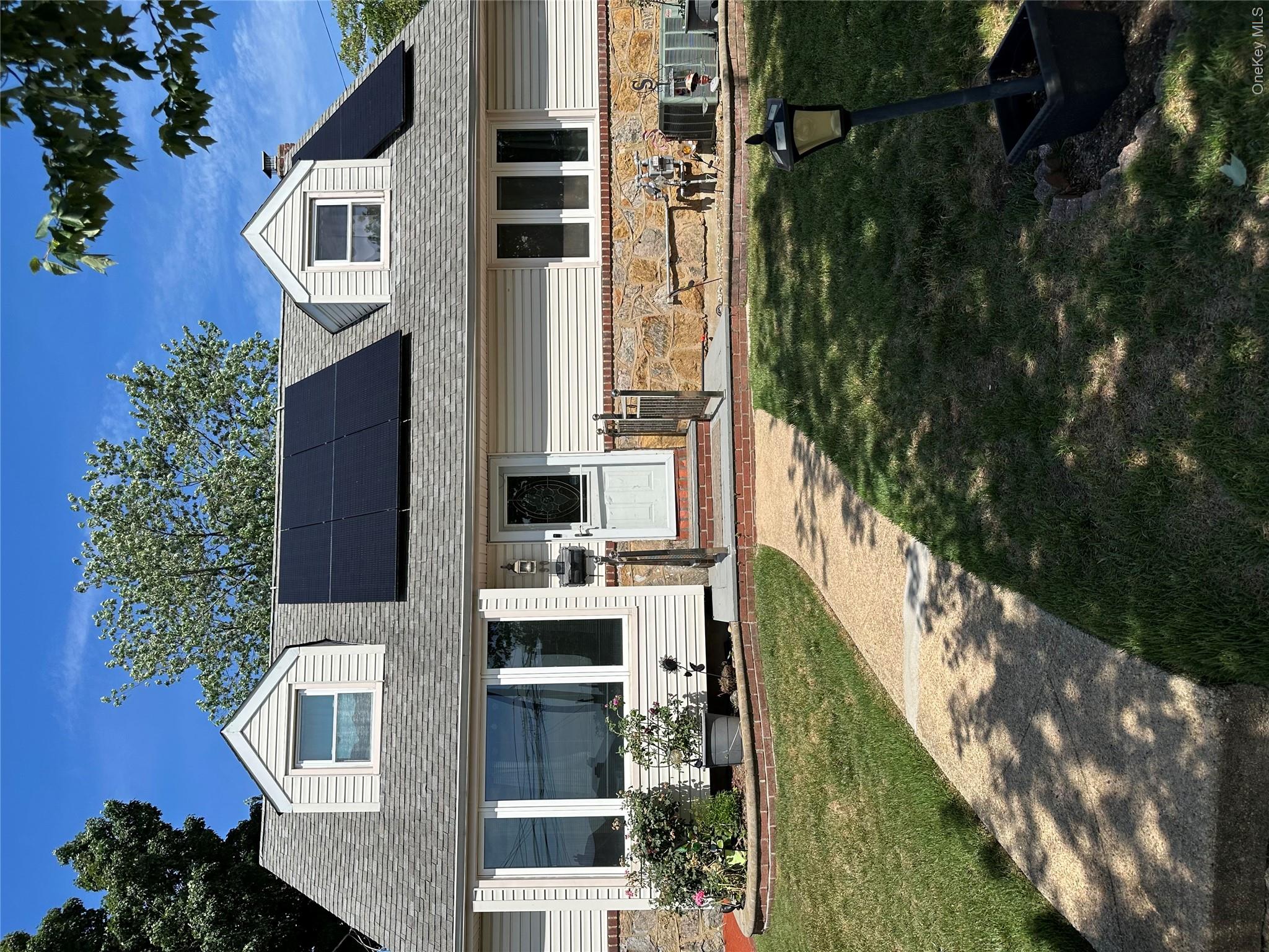90 Clearstream Avenue