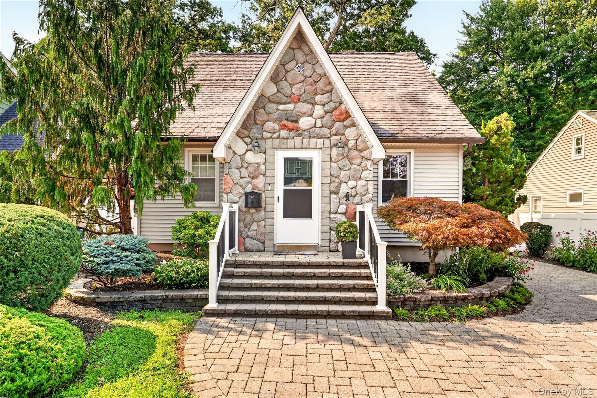 15 Palisades Avenue