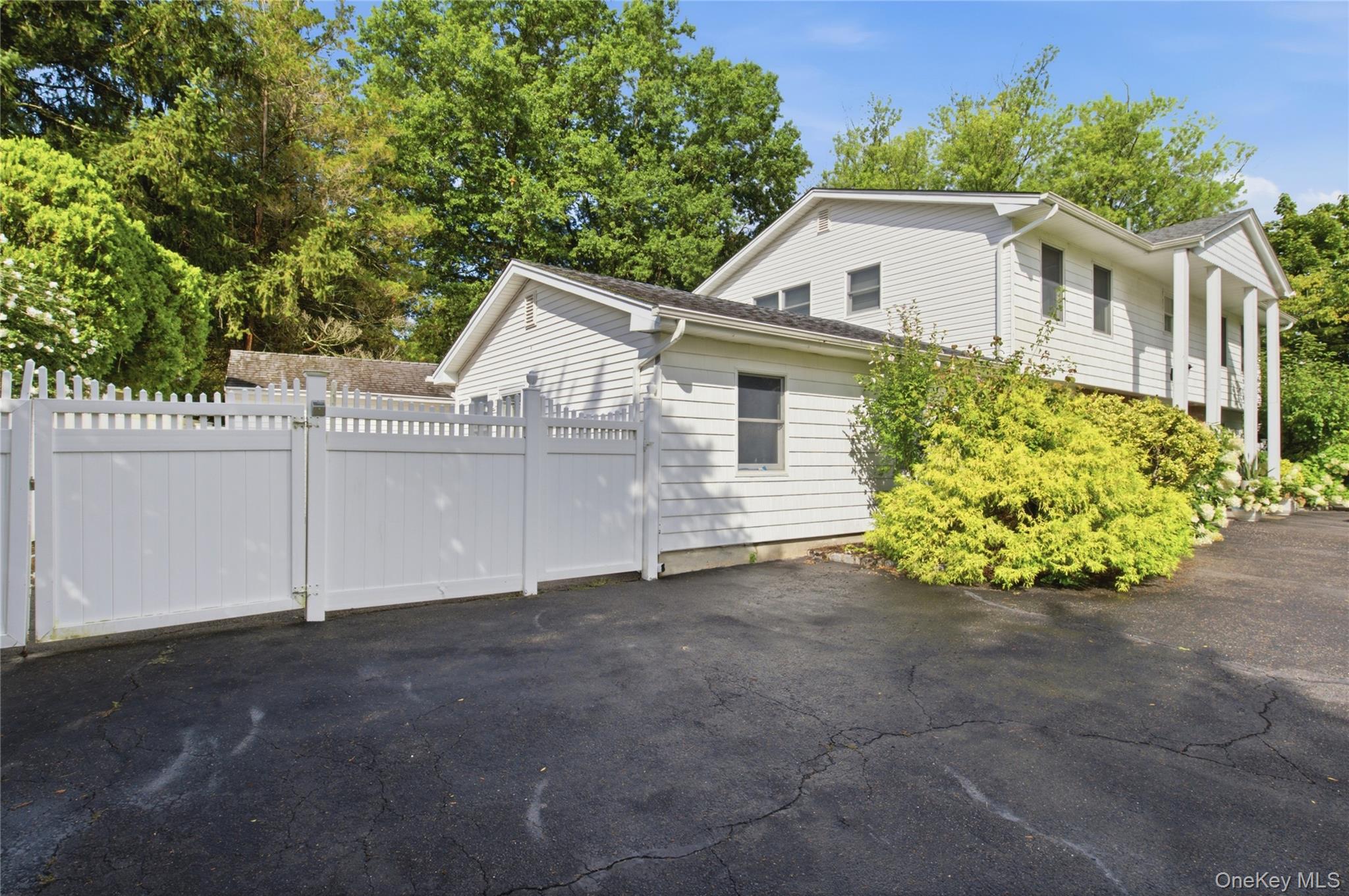 34 MARKWOOD Lane