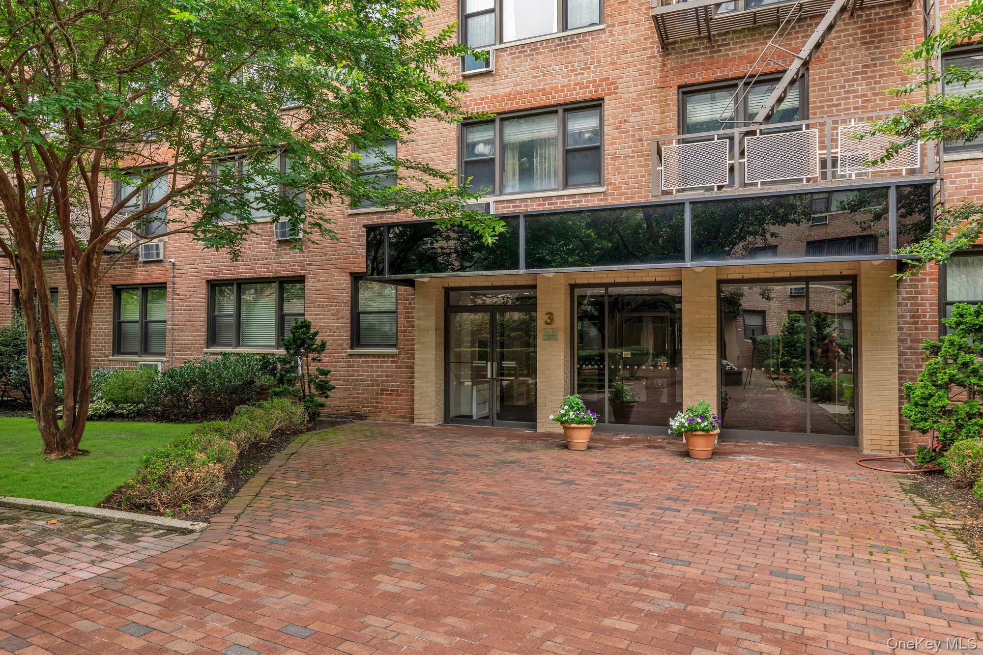 3 Birchwood Court