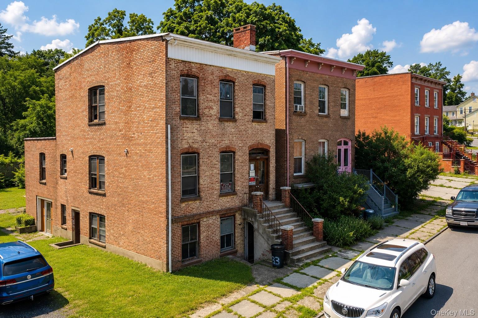 225 Dubois Street