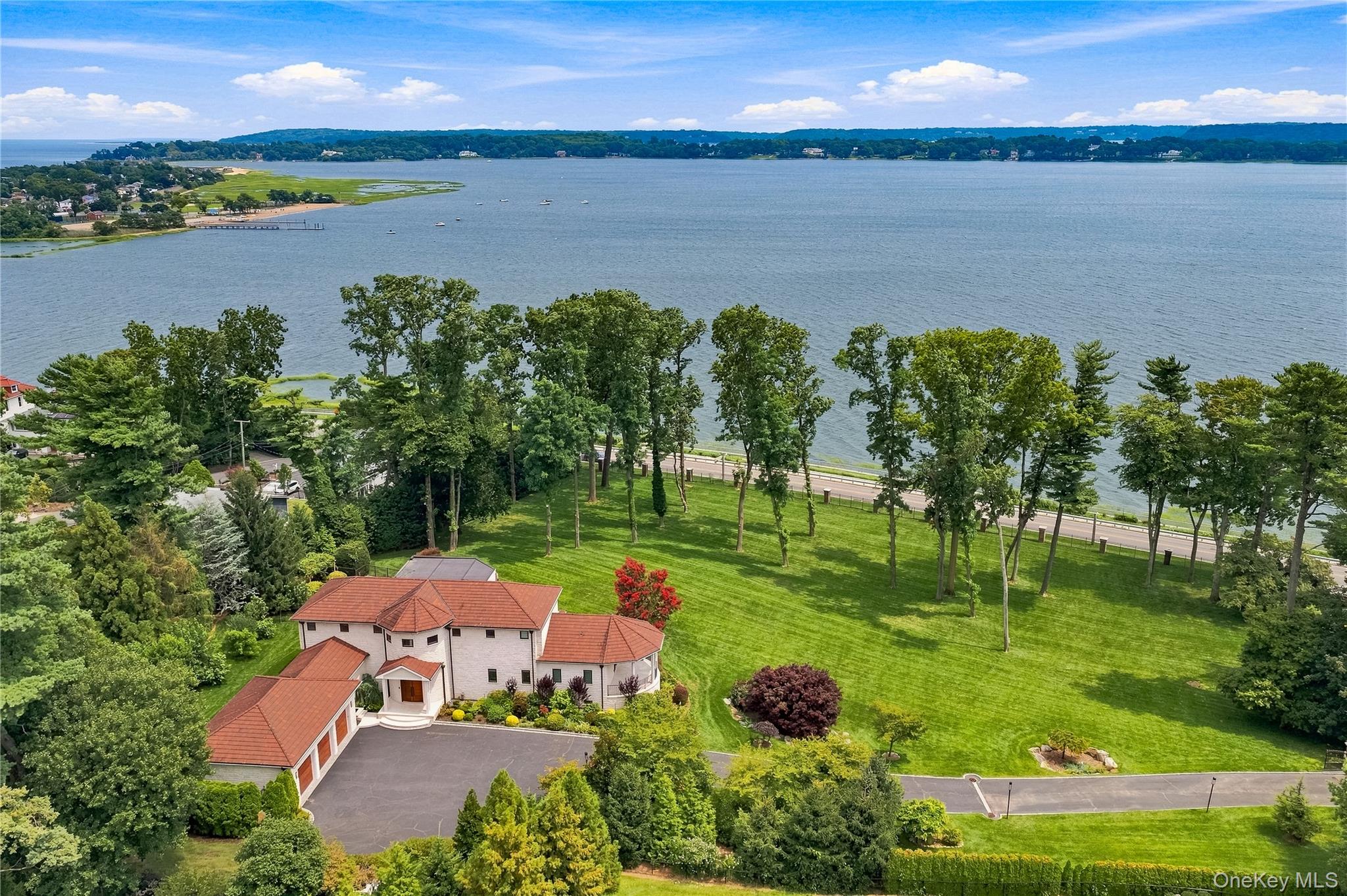 900 Shore Road