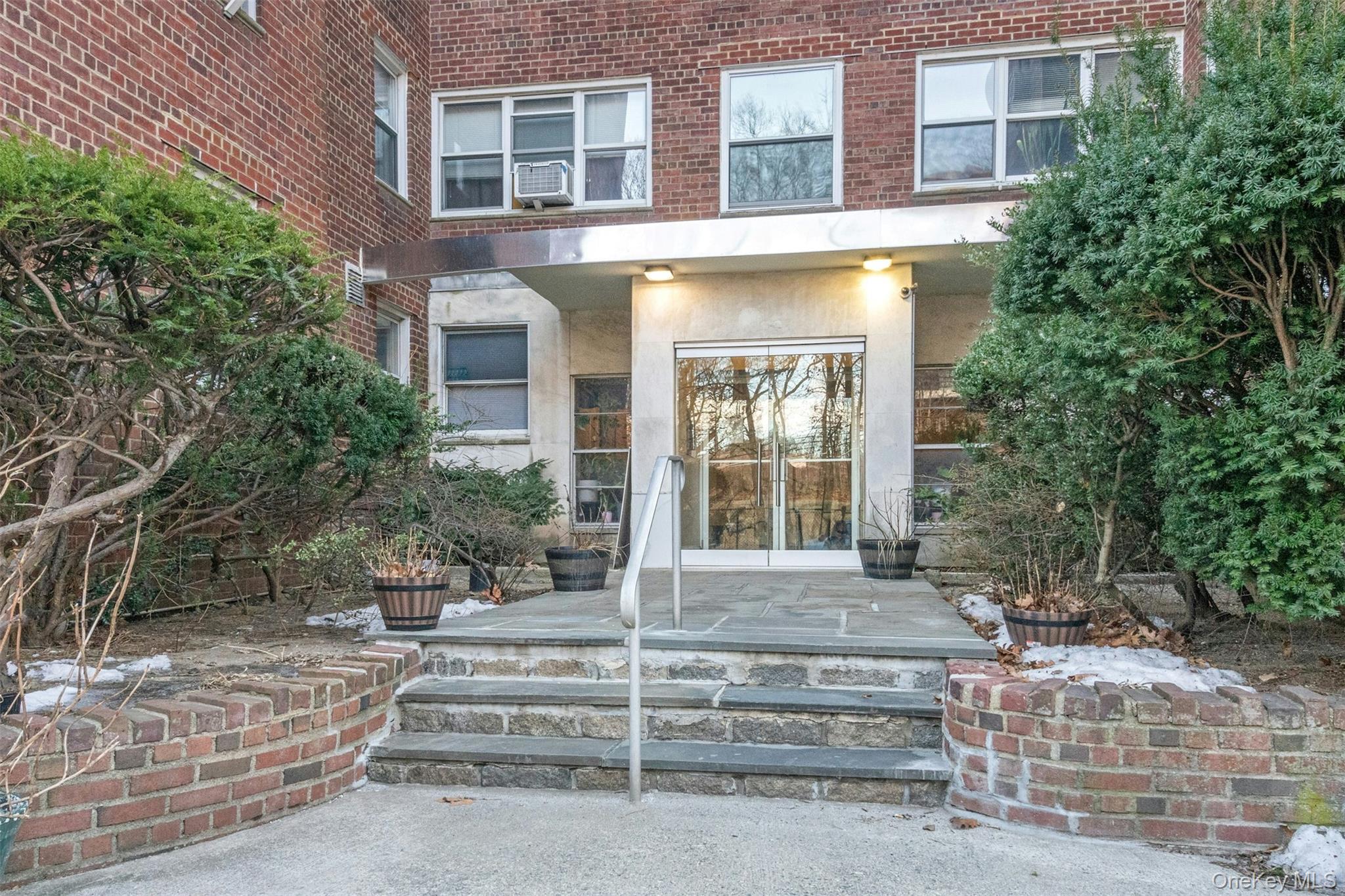 1234 Midland Ave