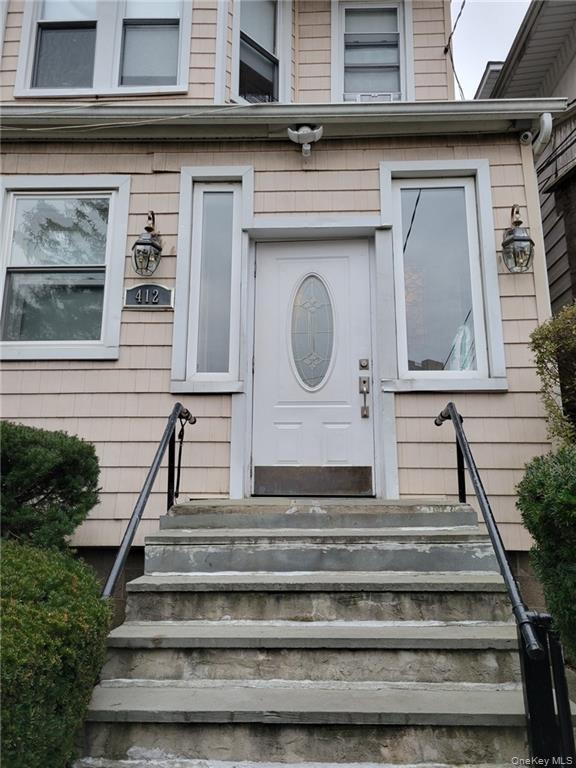 412 Warburton Avenue