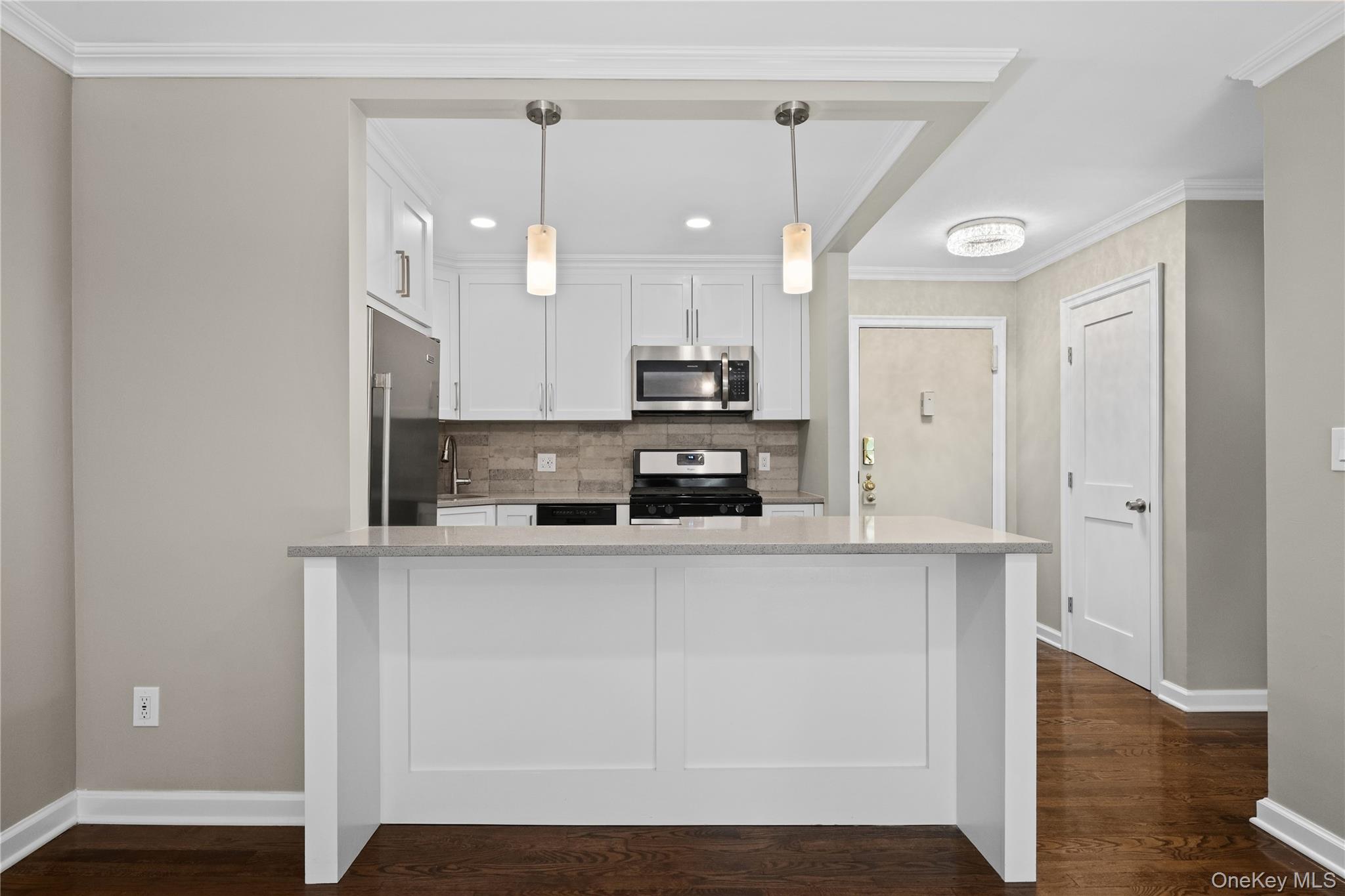 152 B N Broadway