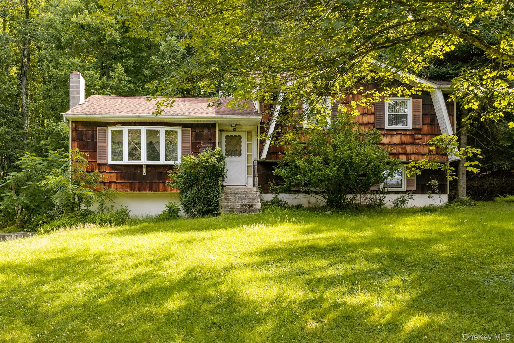 84 Railroad Avenue
