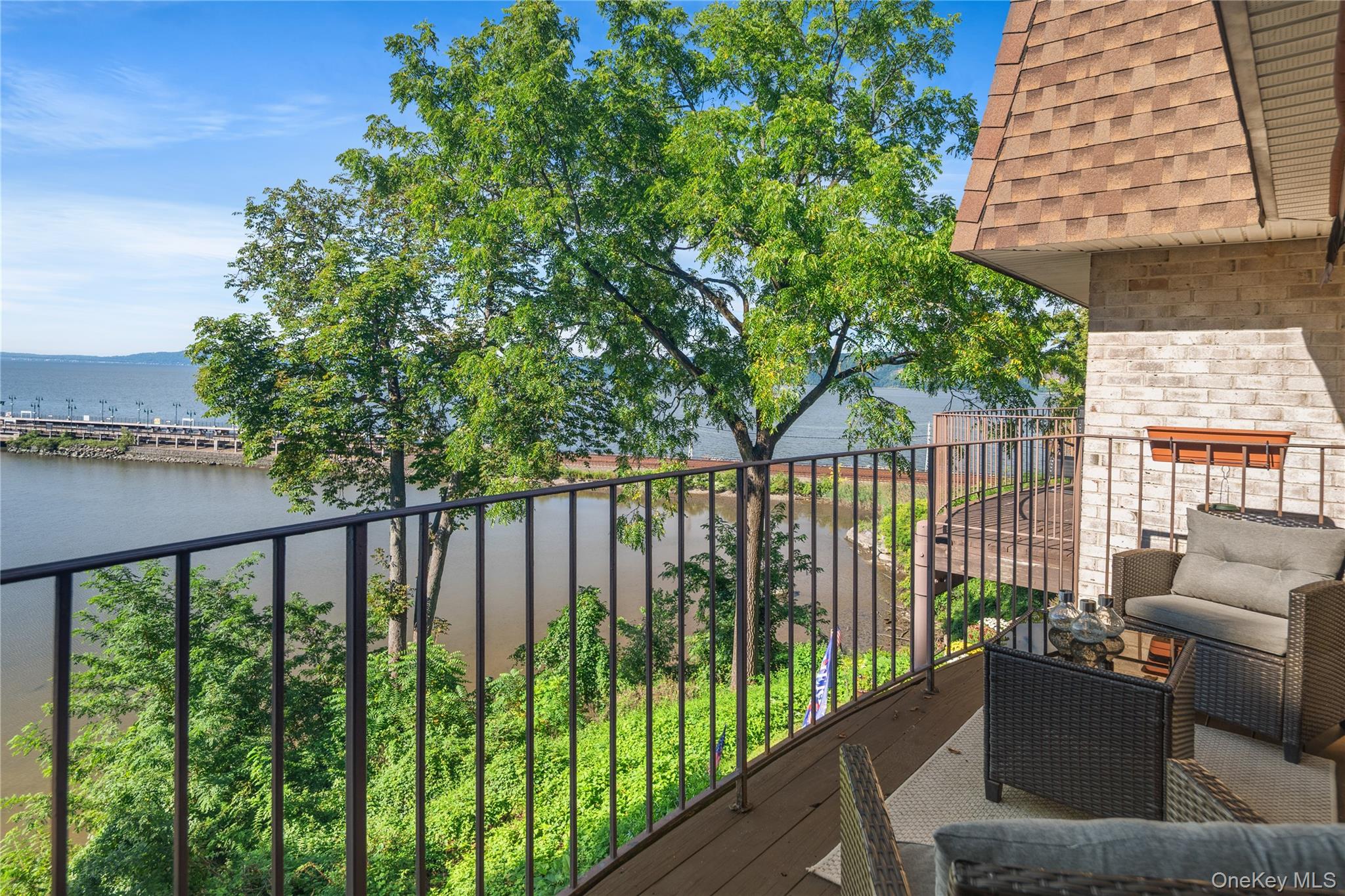 215 Kemeys Cove