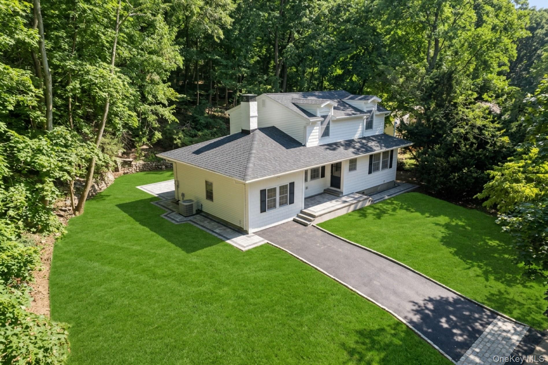 128 Crooked Hill Road