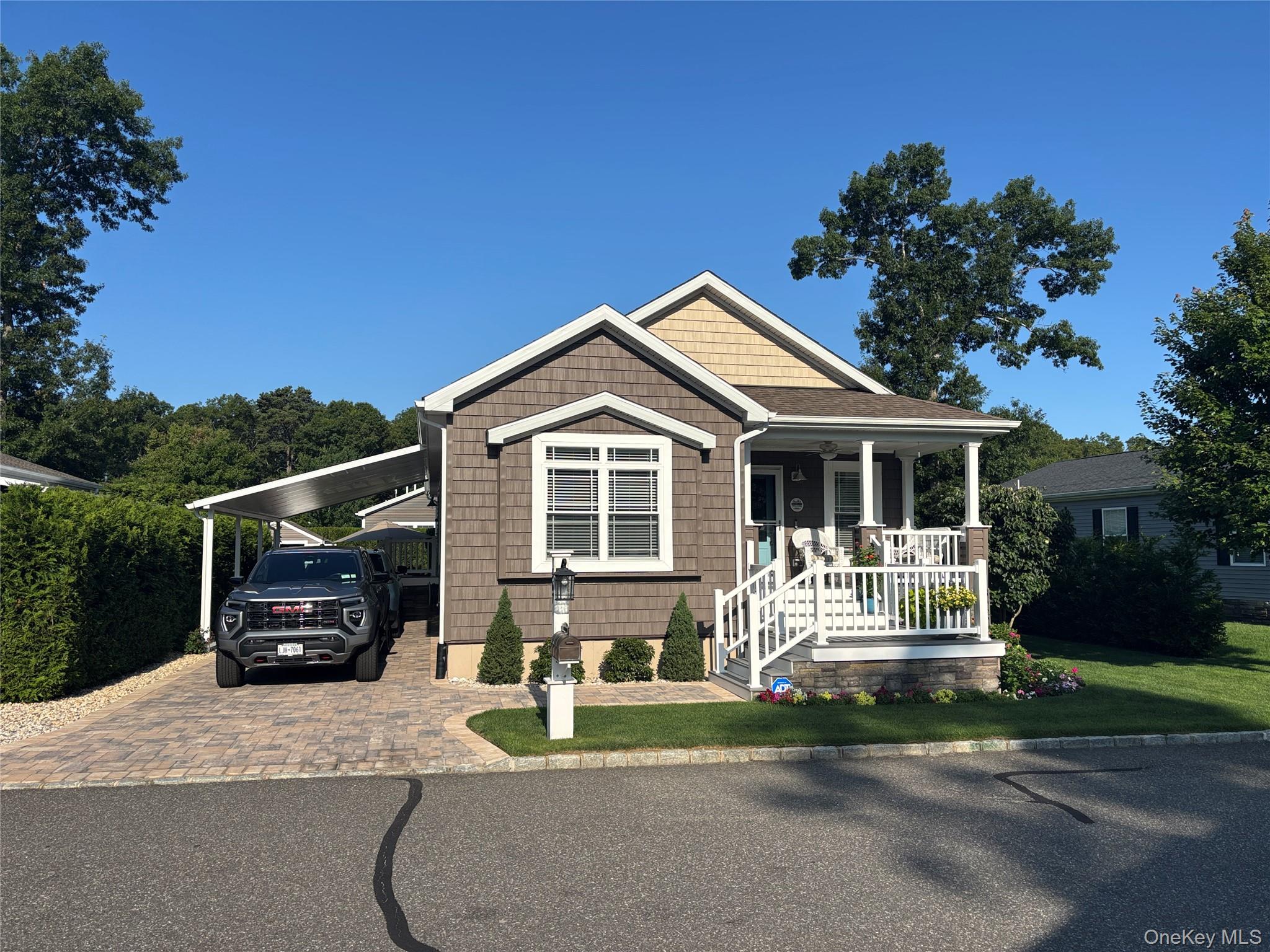 1661 Old Country Road