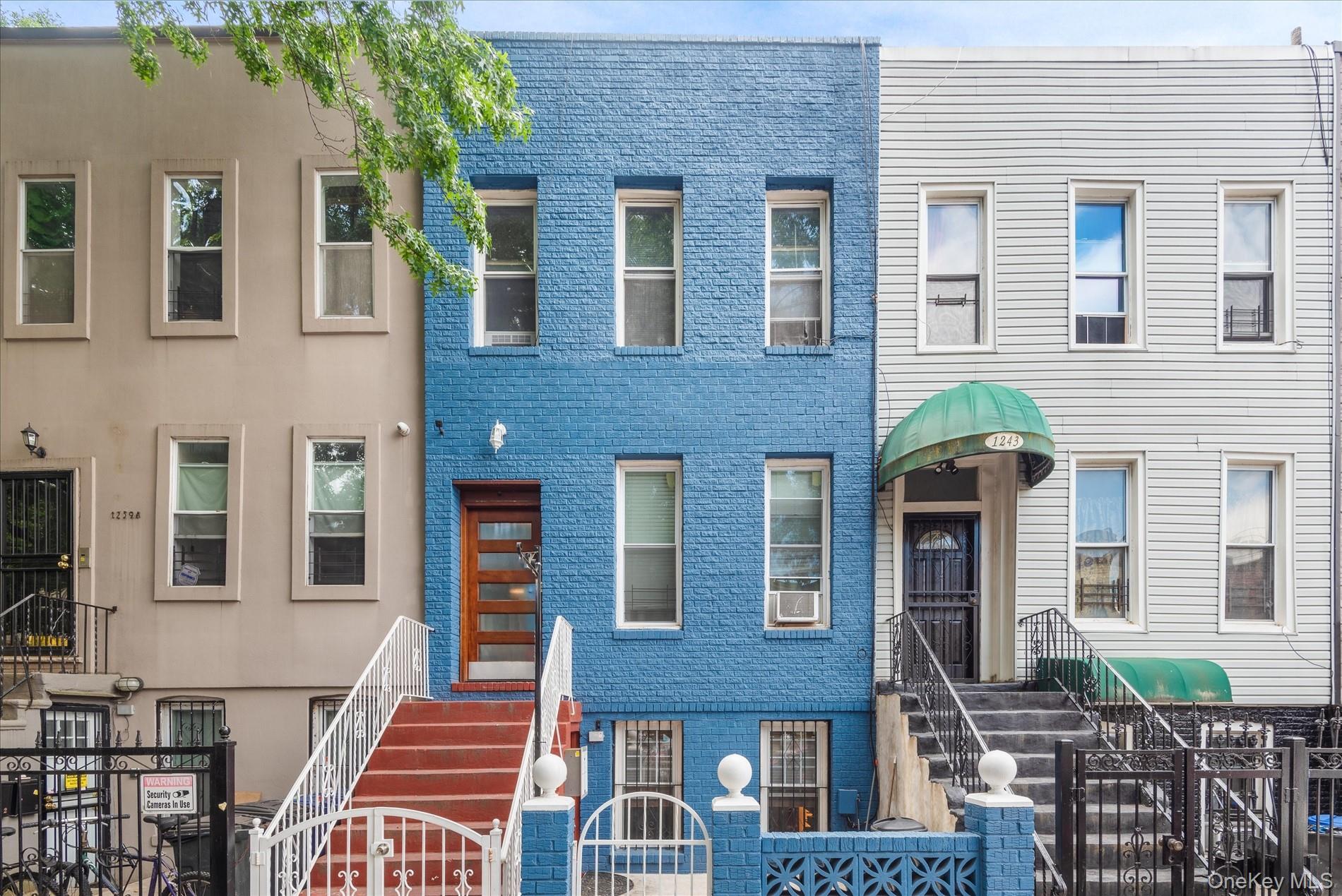 1241 Putnam Avenue