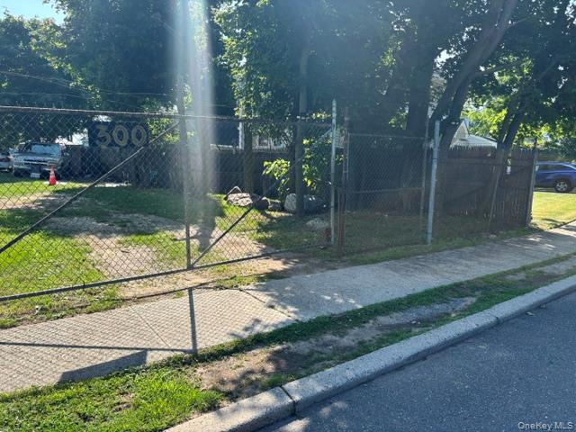 300 Brook Avenue