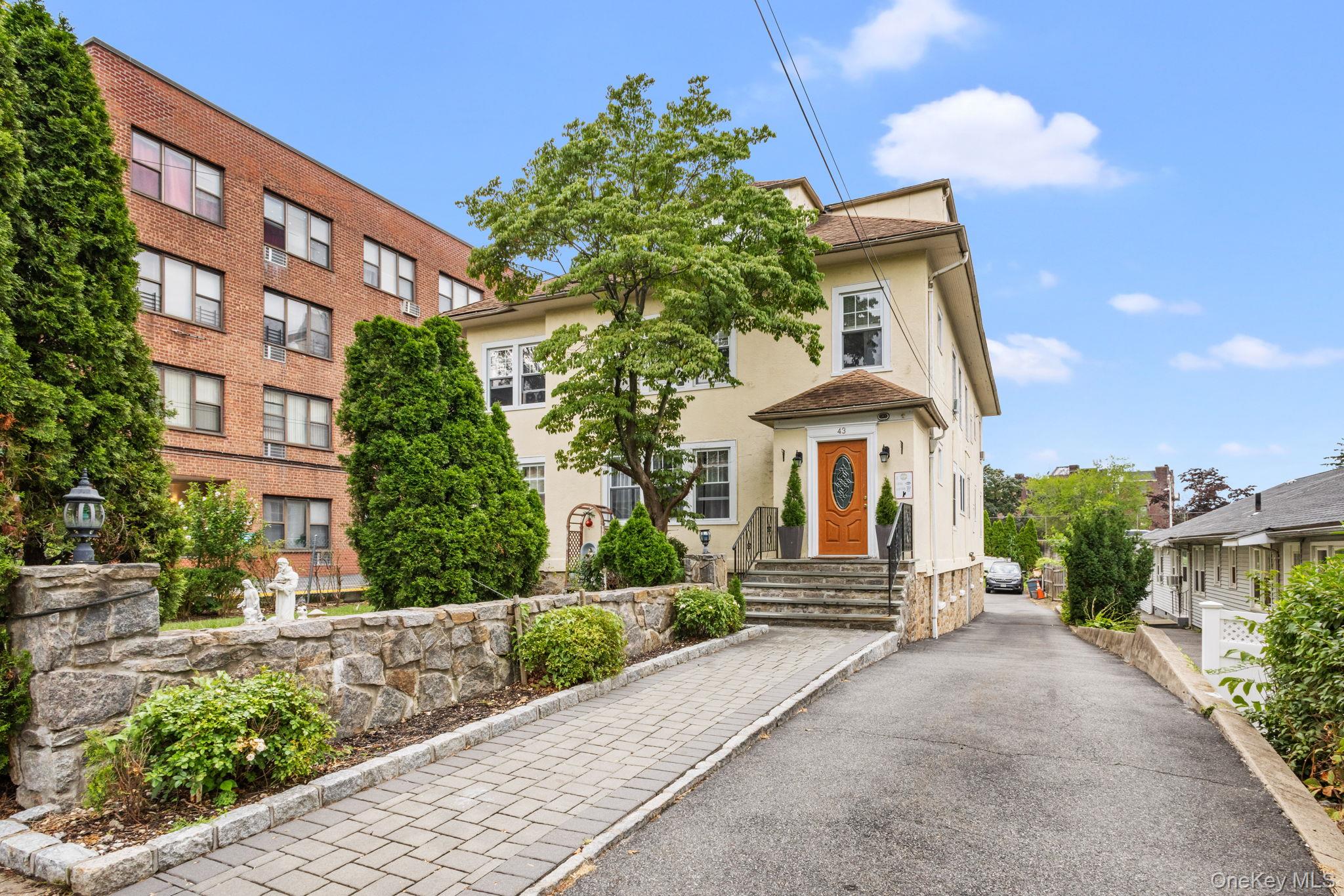 43 Davis Avenue