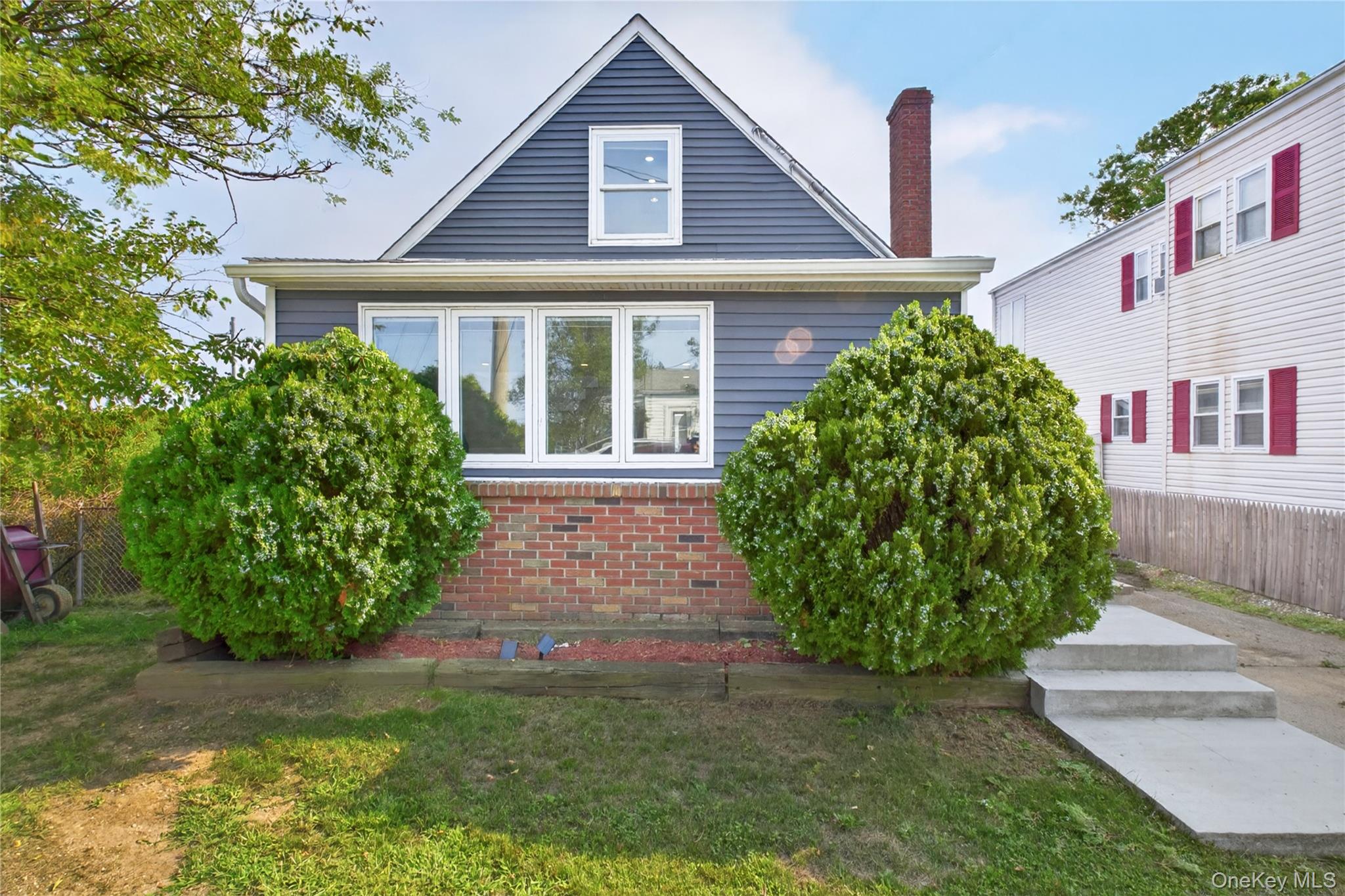 16 Dewey Street