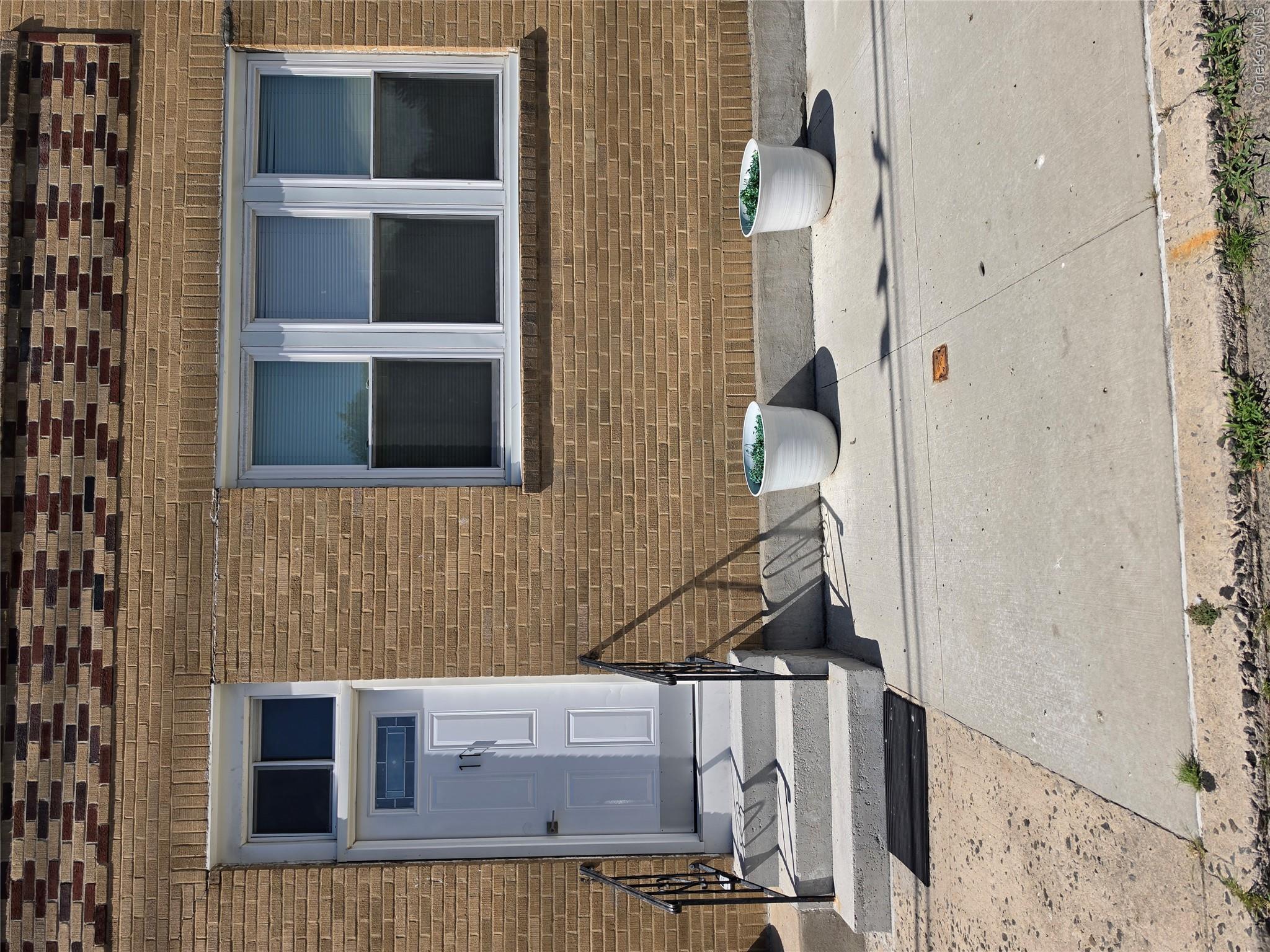 11 White Plains Avenue