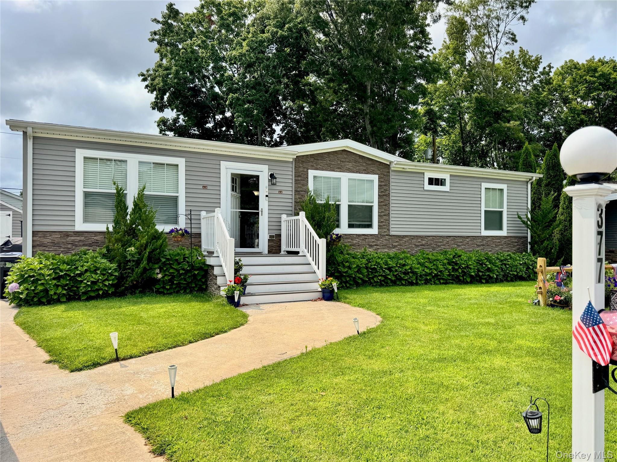 1661 Old Country Road